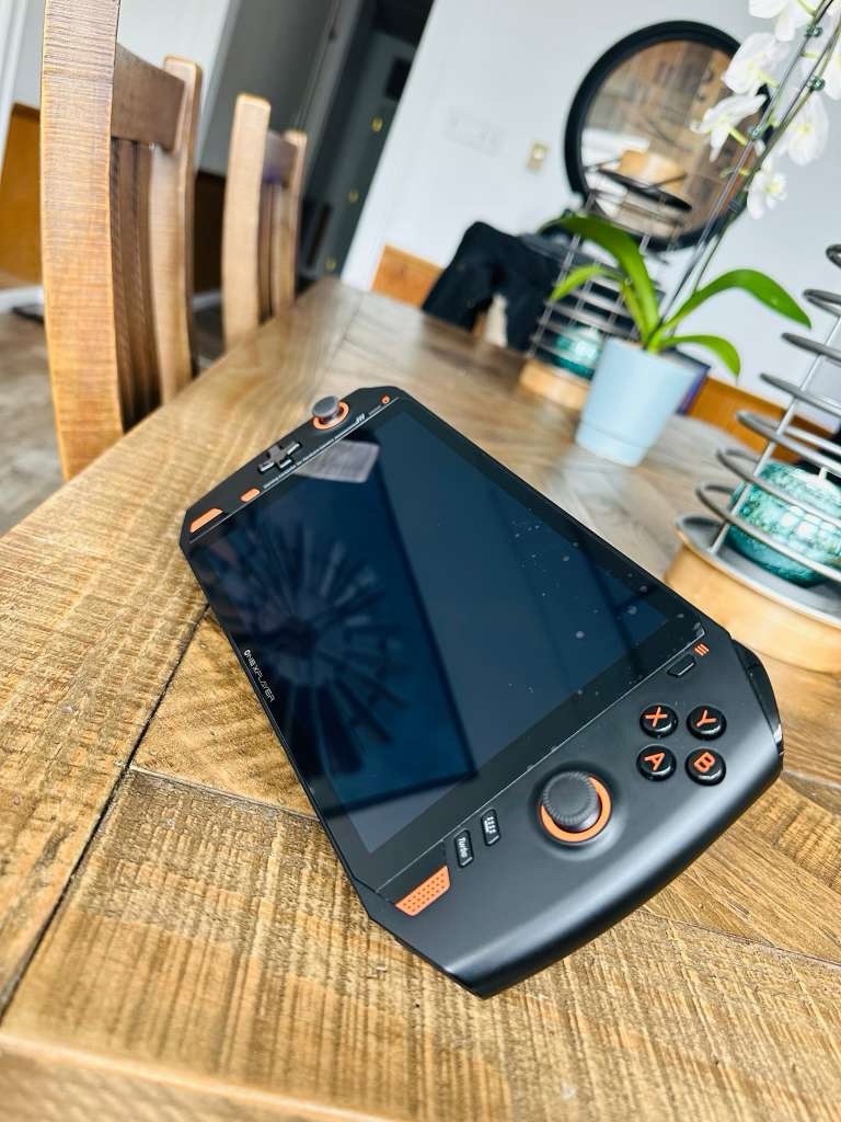 OneXPlayer Handheld Gaming PC AMD Ryzen 7-4800U 16GB 1TB Windows 11 Black/Orange