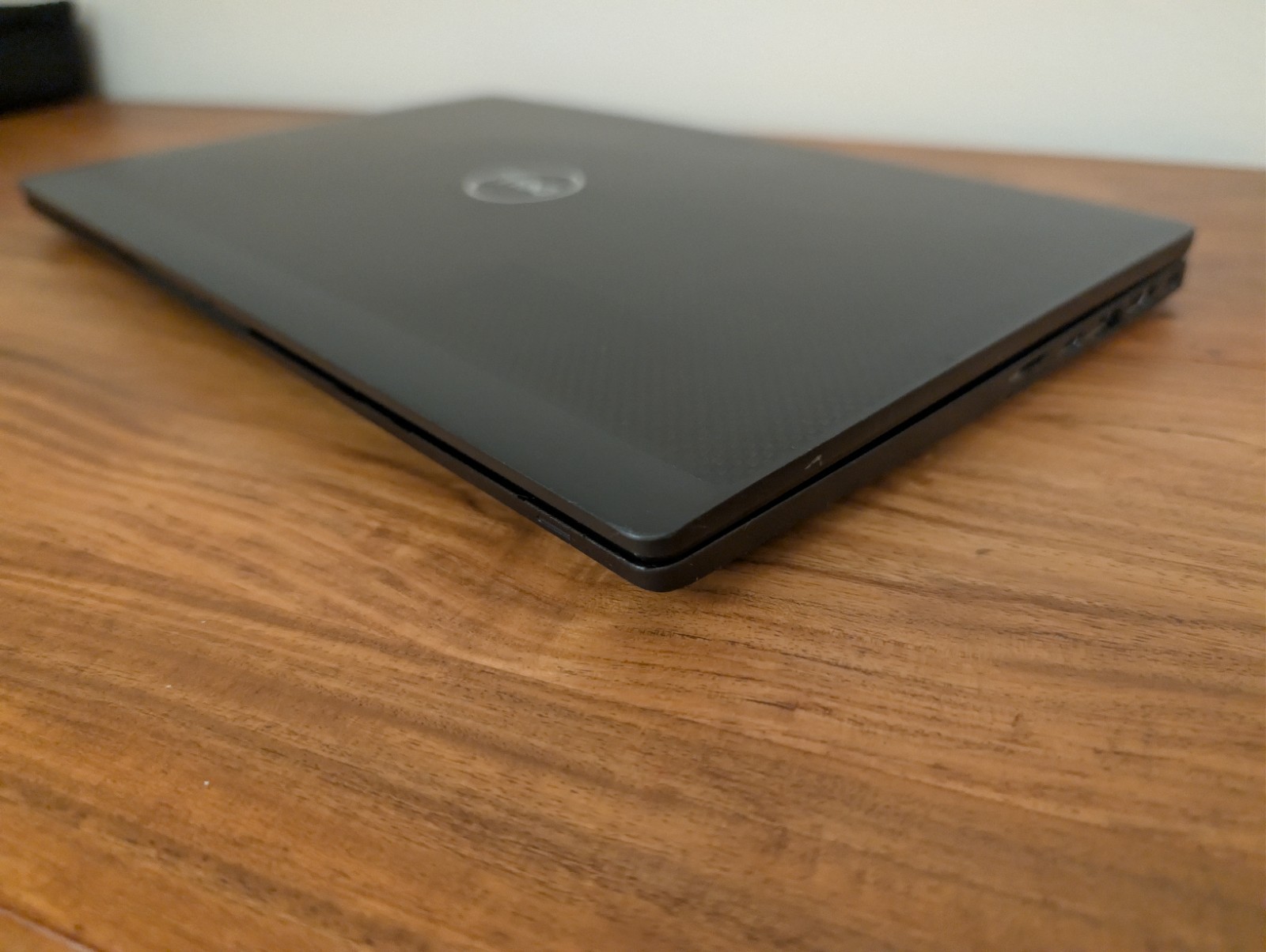 Dell Latitude 7420 14″ (Intel Core i7-1185G7 16GB RAM, 512GB SSD) PLEASE READ