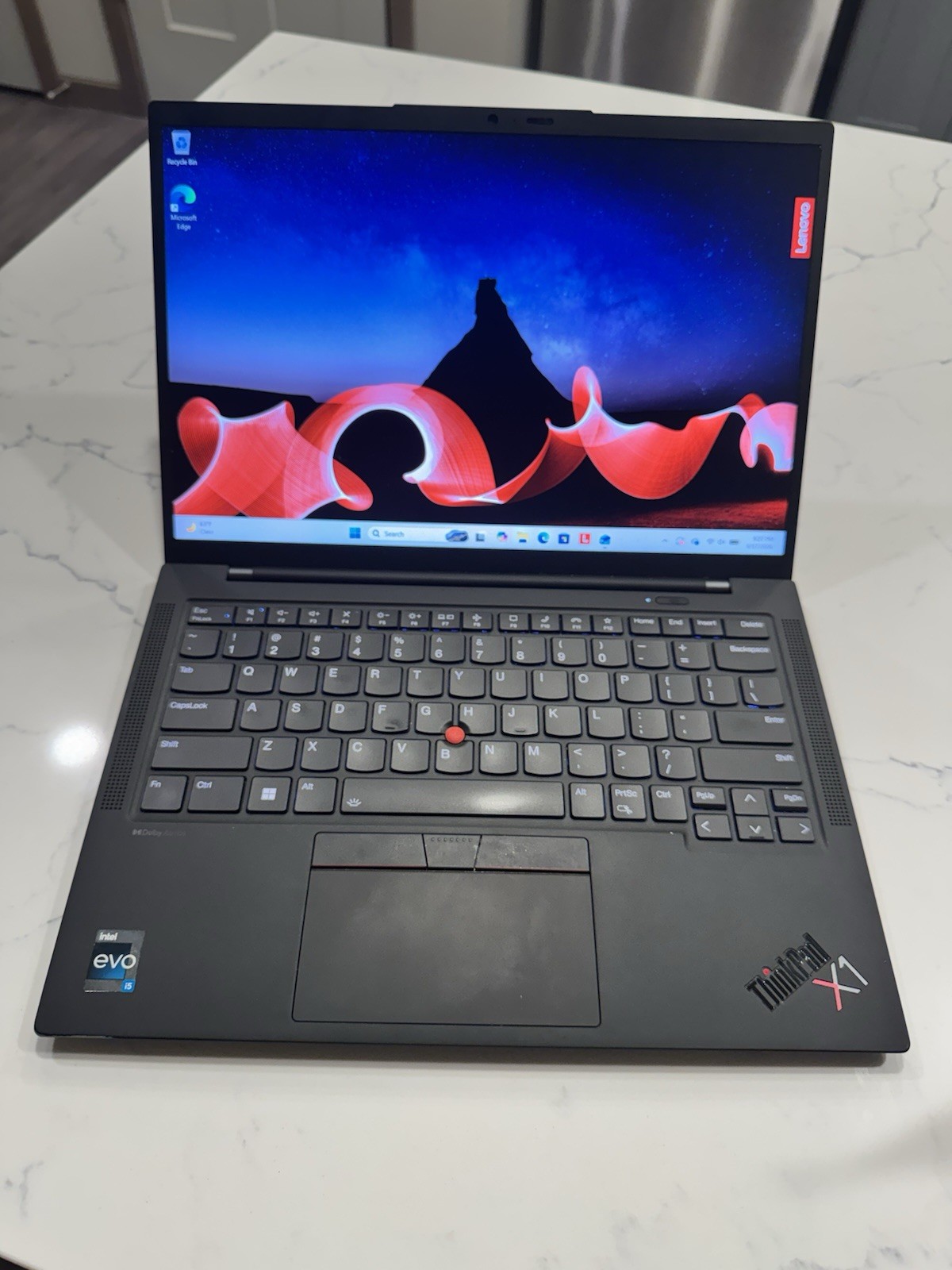 Lenovo Thinkpad X1 Carbon Gen 11 14″ i5-1335U 16GB DDR5 512GB SSD Win11Home Read