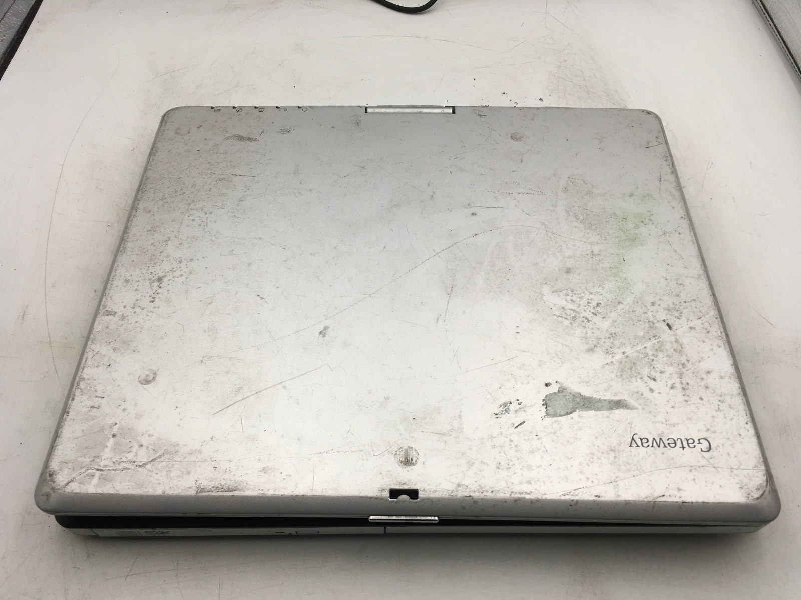 GATEWAY M275 -FOR PARTS/NO POWER- INTEL PENTIUM M – 256MB RAM – BAD LCD -READ-BB
