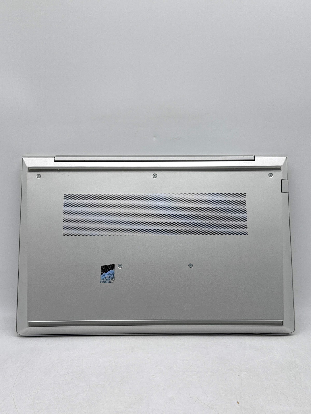 HP EliteBook 640 G10 14.0″ FHD Touch Core i5-1335U 1.30GHz 256GB SSD 8GB RAM