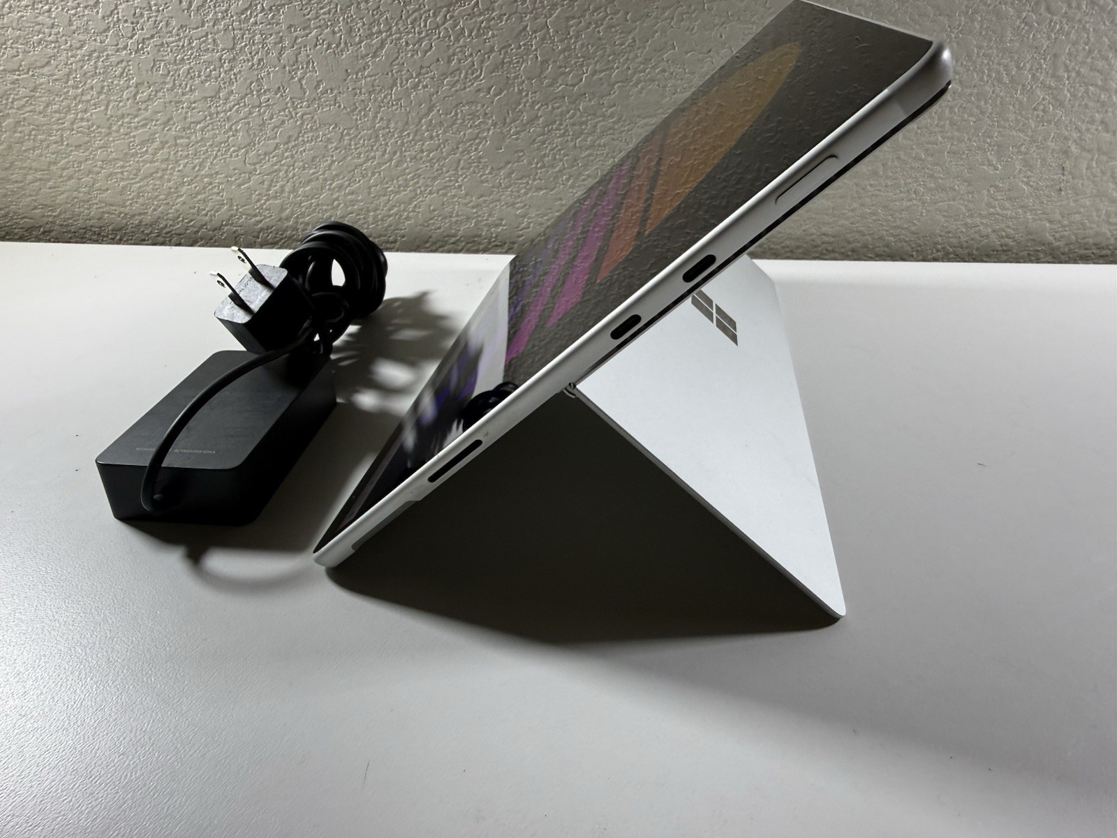Microsoft Surface Pro 8 (1982) i5-1145G7 – 16GB RAM – 256GB 120Hz – Win 11 Pro