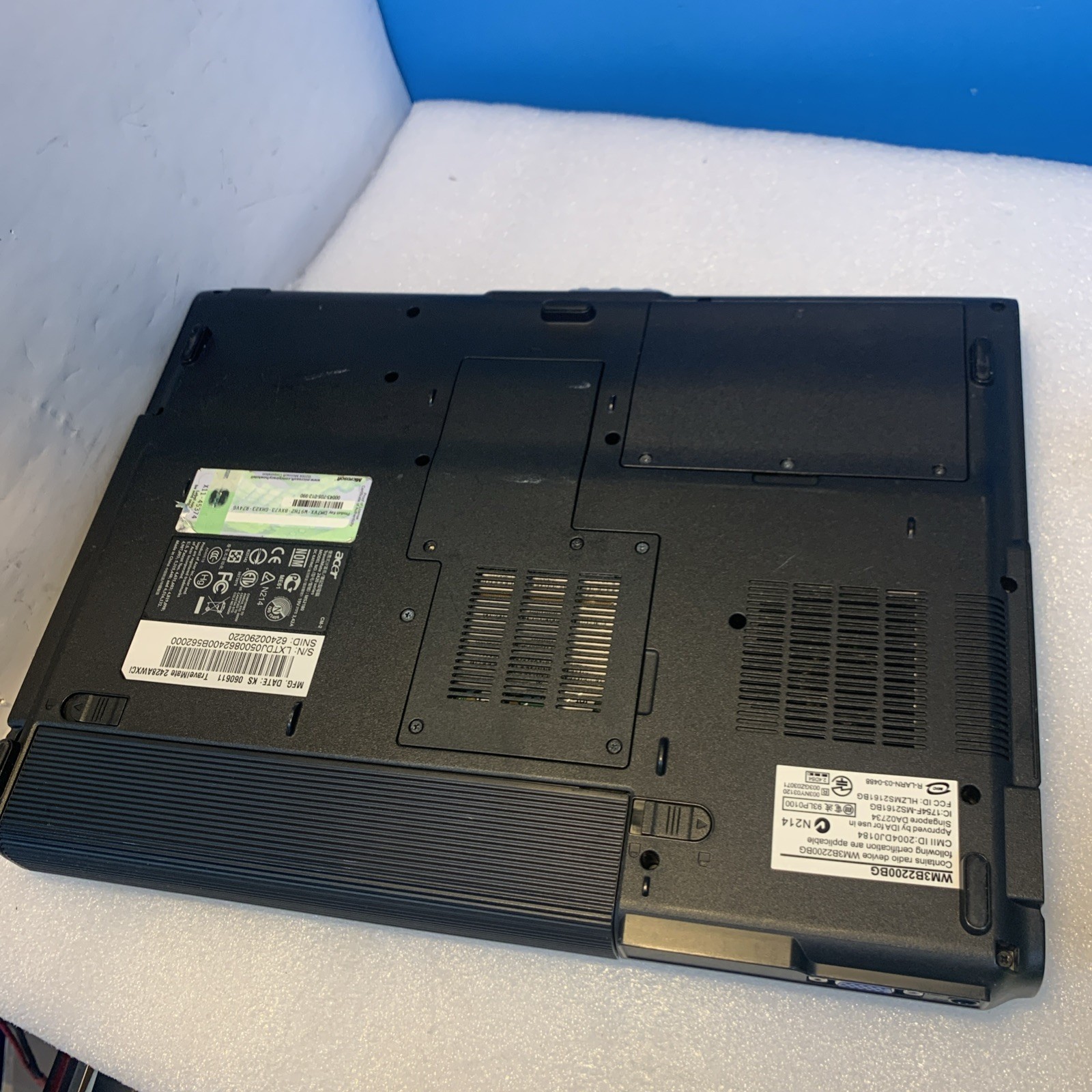 Acer TravelMate 2420 PM 1.7GHZ 1.5GB Ram 120GB HD Windows XP Pro SP3