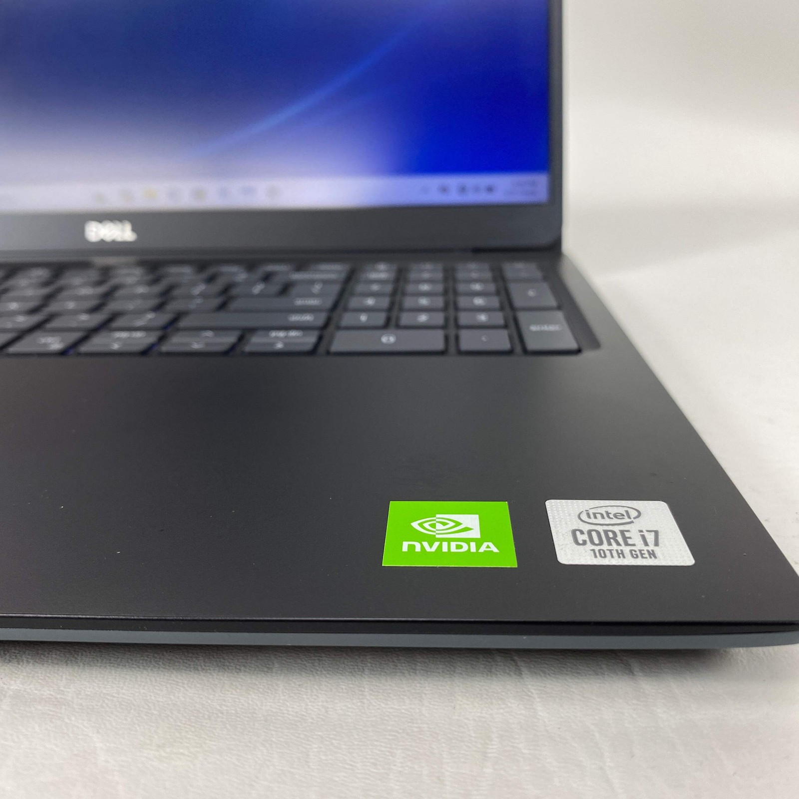 Dell Vostro 5590 15.6″ i7-10510U 1.8GHz 16GB RAM 512GB SSD GeForce MX250