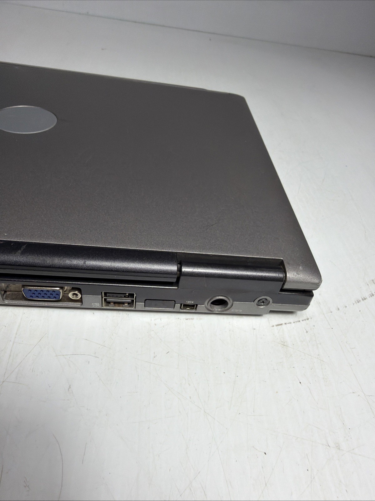 Dell Latitude D420 14″ Laptop Core Duo 2.5gb Ram No Drives Boots Bios