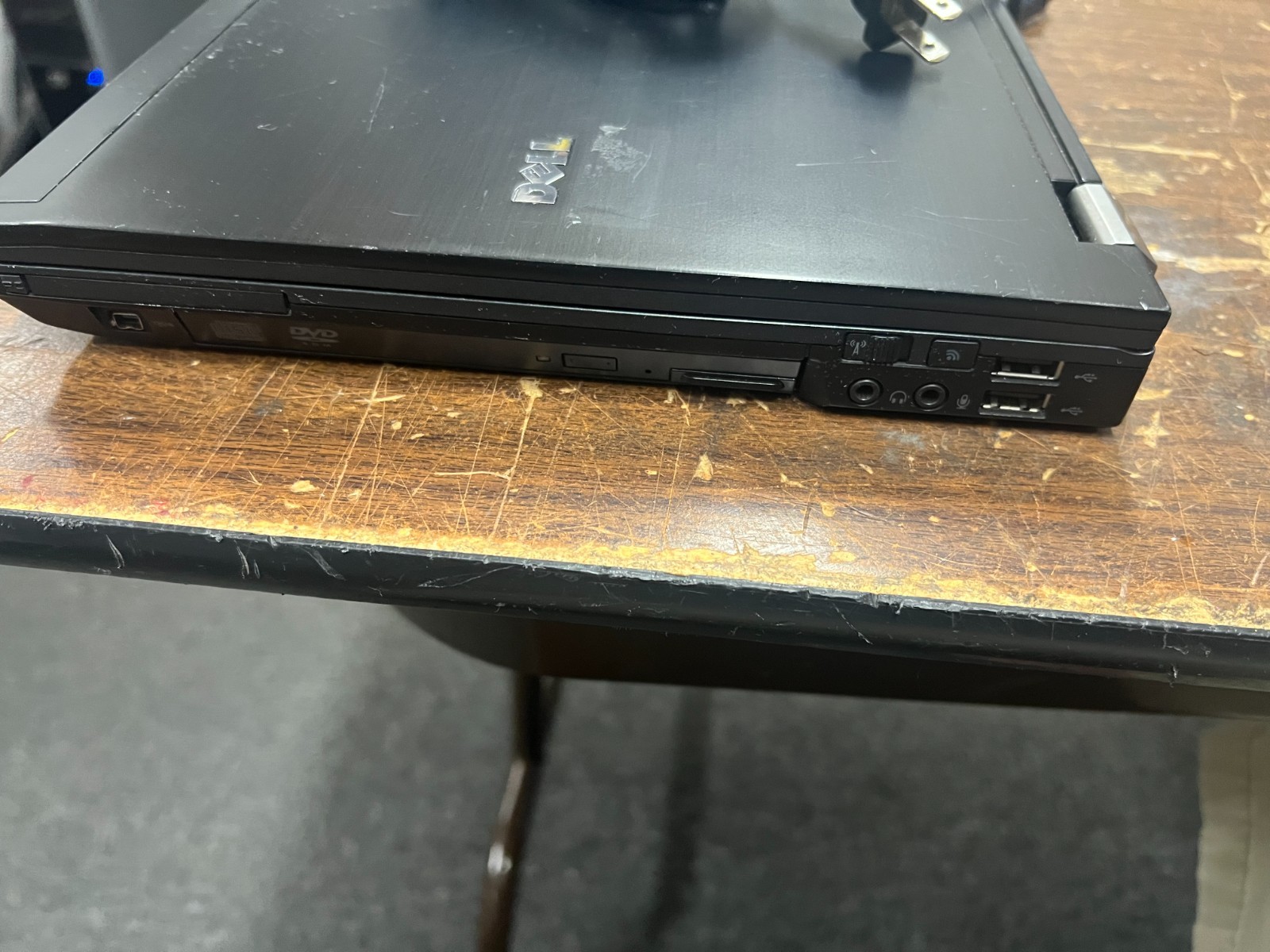 Dell Latitude E6400 Intel Core 2 Duo P8600 2.4GHz 3 GB NO HDD