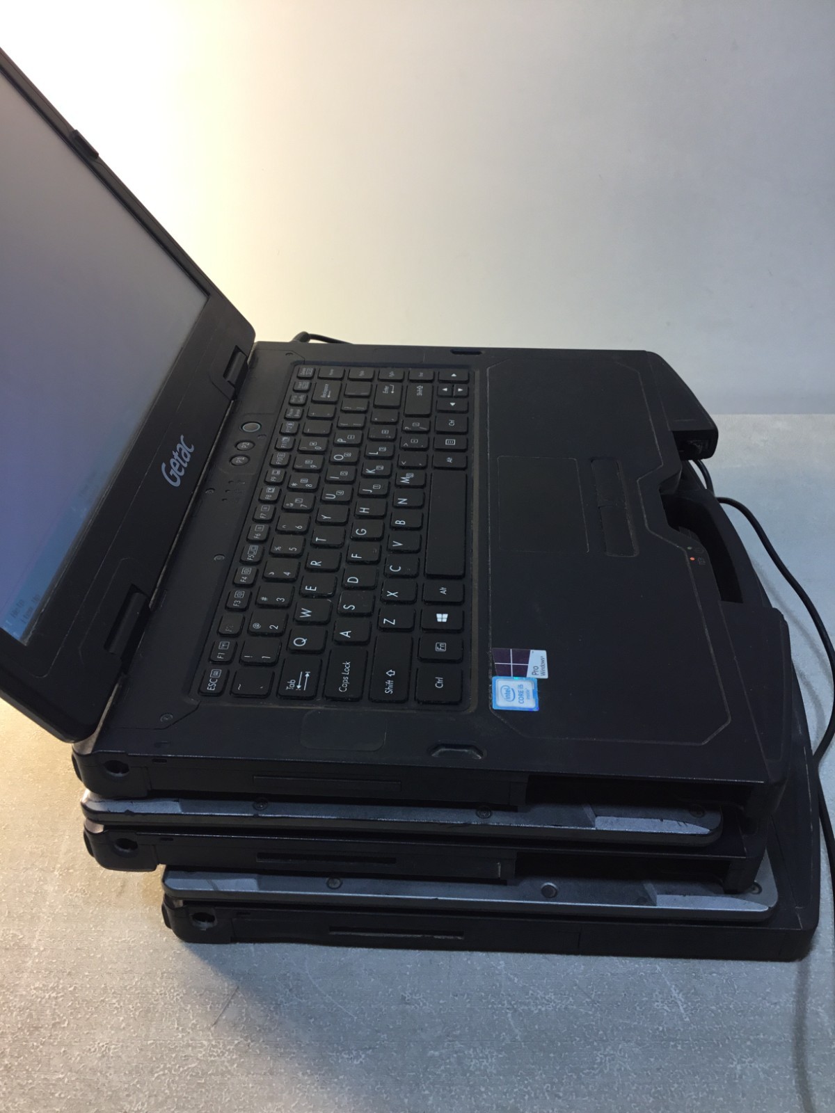lots of 3.GETAC S410 Laptop i5-6200U.cpu @2.30 GHZ 4GB NO HDD