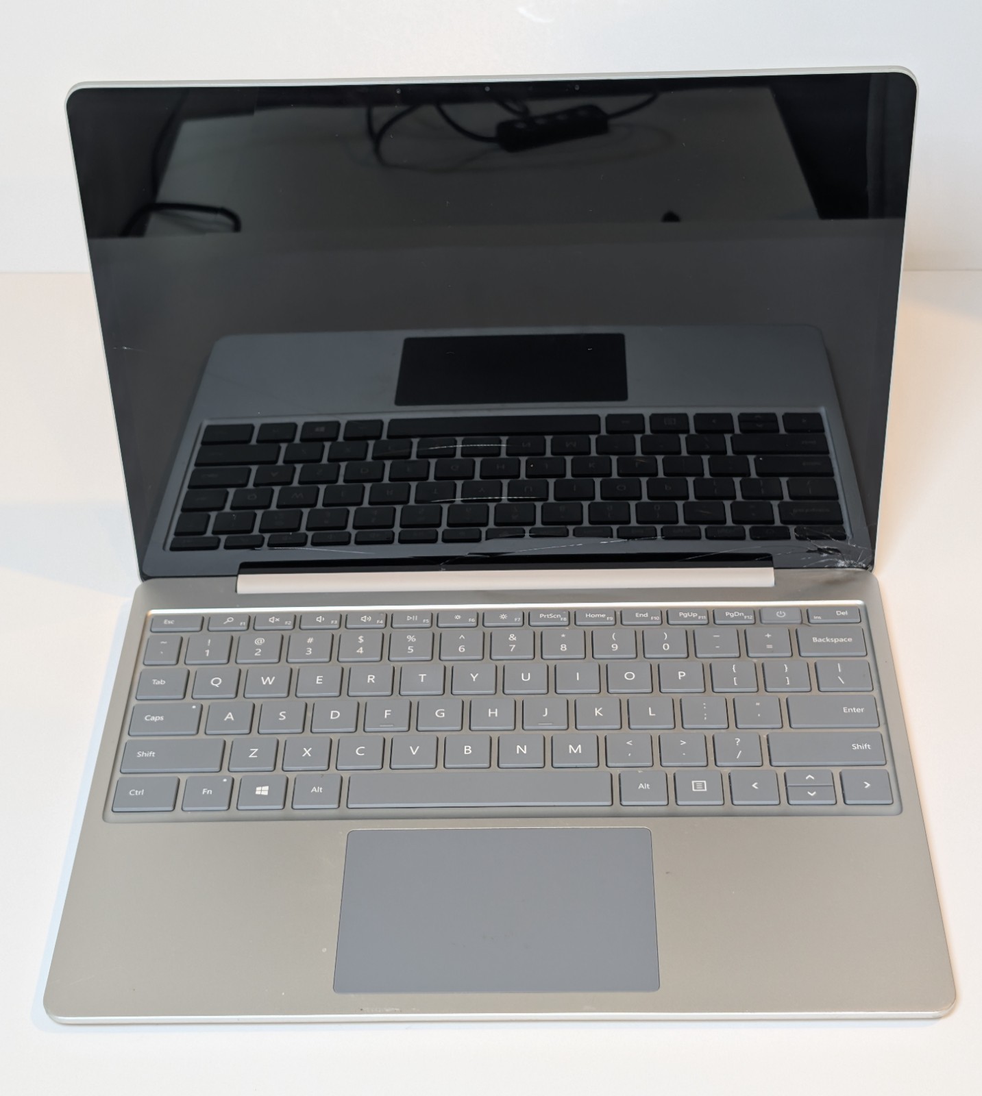 Microsoft Surface Laptop Go 12.4″ i5‑1035G1 / 8GB / 128GB SSD / Win11 Home.~866~
