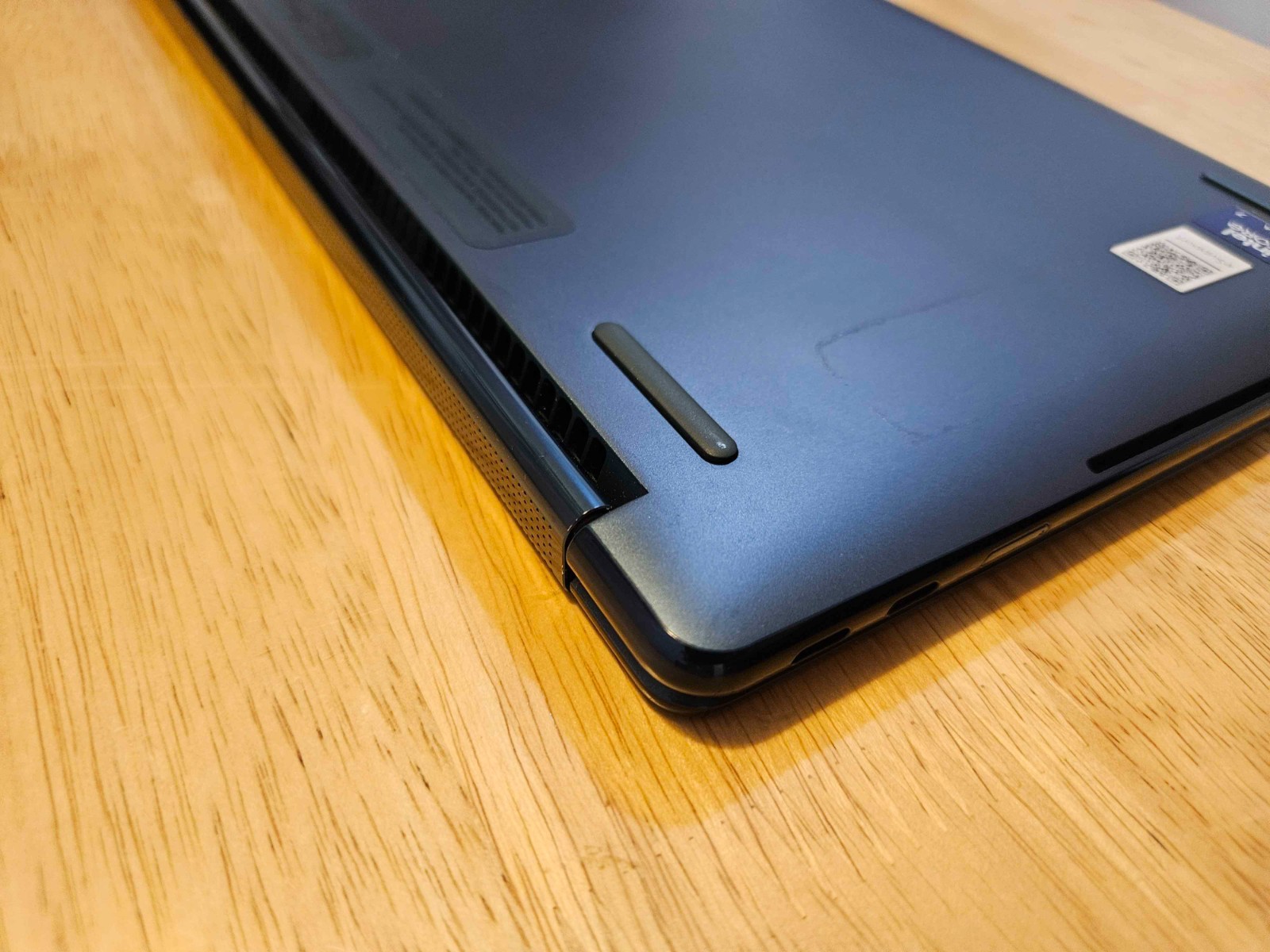 Lenovo Yoga Book 9i 14″ Dual OLED Touch 3K Ultra 7 255H 16GB RAM 1TB SSD Laptop