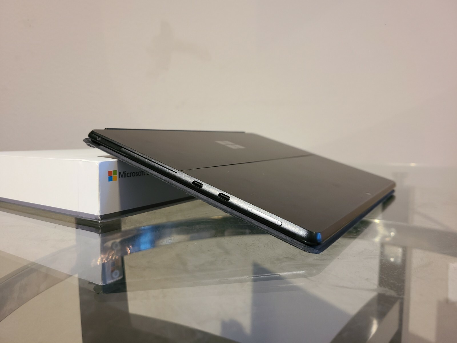Microsoft Surface Pro X (SQ2) – 16gb RAM- 256GB SSD