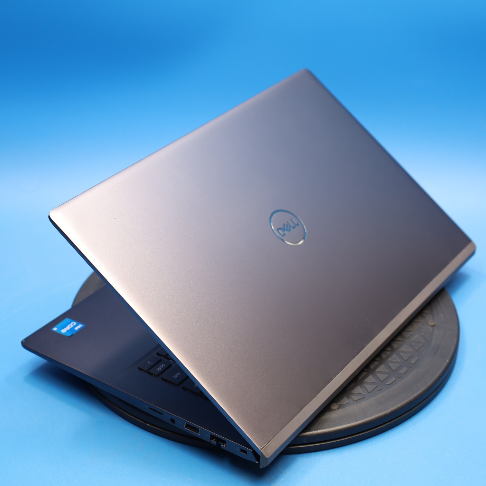 Dell Vostro 5402 14″ i5-1135G7 8GB RAM 256GB SSD Win 11 Pro Used