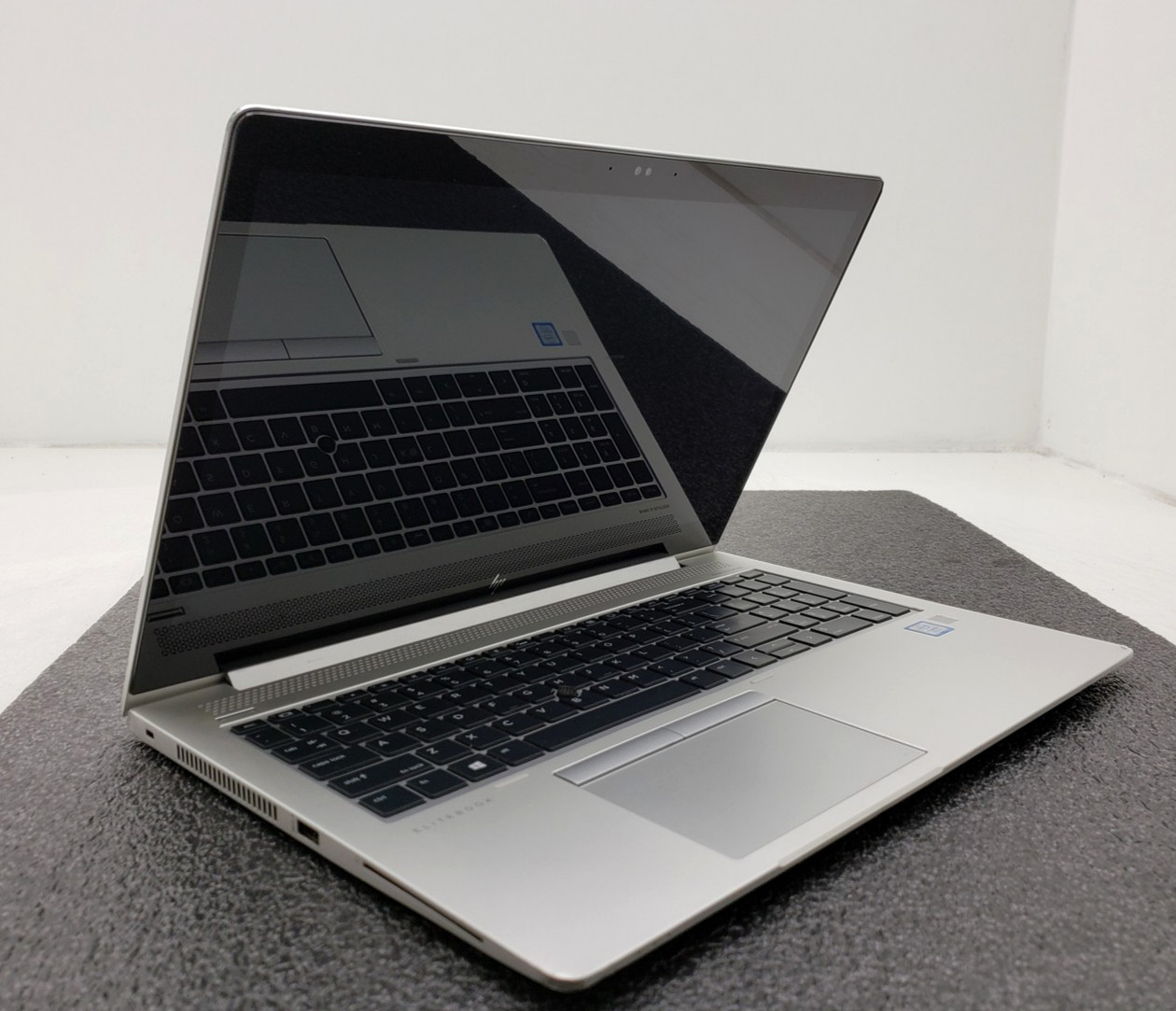 HP EliteBook 850 G5 i5-8350 16GB Ram 256GB SSD Touchscreen Backlit KB Win 11 Pro