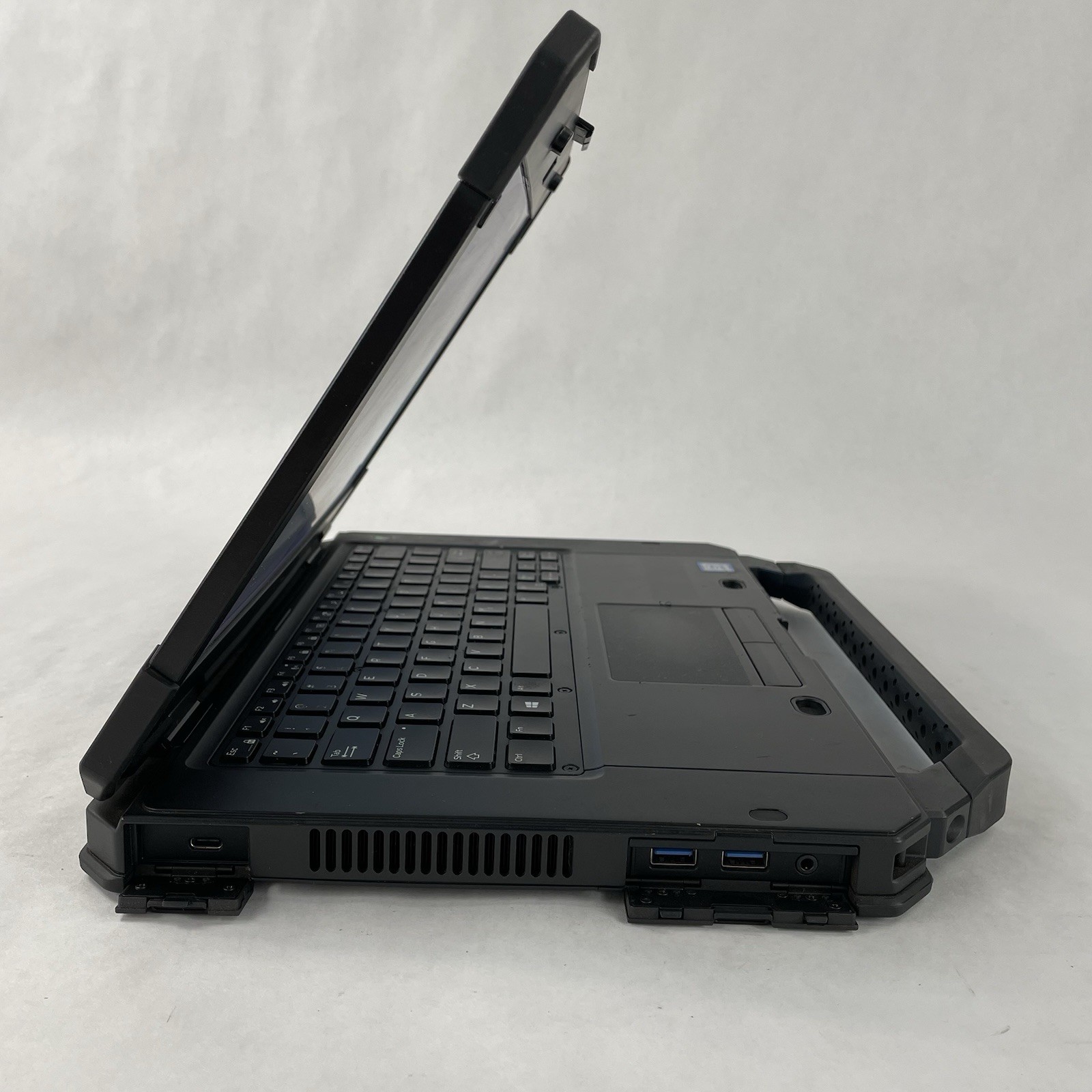 Dell Latitude 5420 Rugged 14″ i3-7130U 2.70 GHz 8 GB RAM No HDD No OS