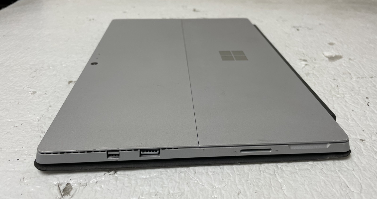 Microsoft Surface Pro 4 1724 i5 8GB RAM 256GB SSD NO OS For Parts *READ