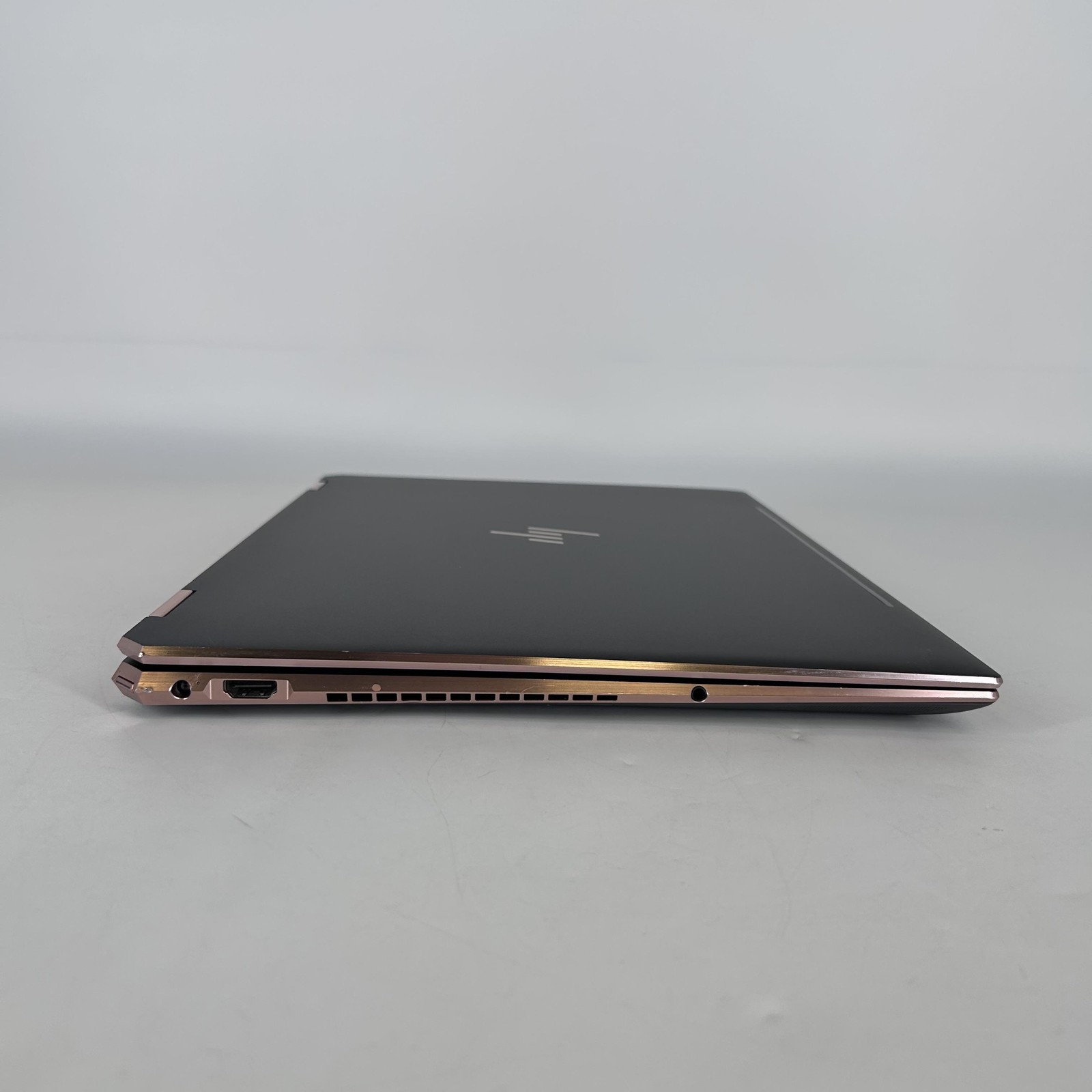 HP Spectre 15 x360 4K TOUCH i7-8565U 1.80GHz 16GB 1TB SSD MX150 – Bad Battery