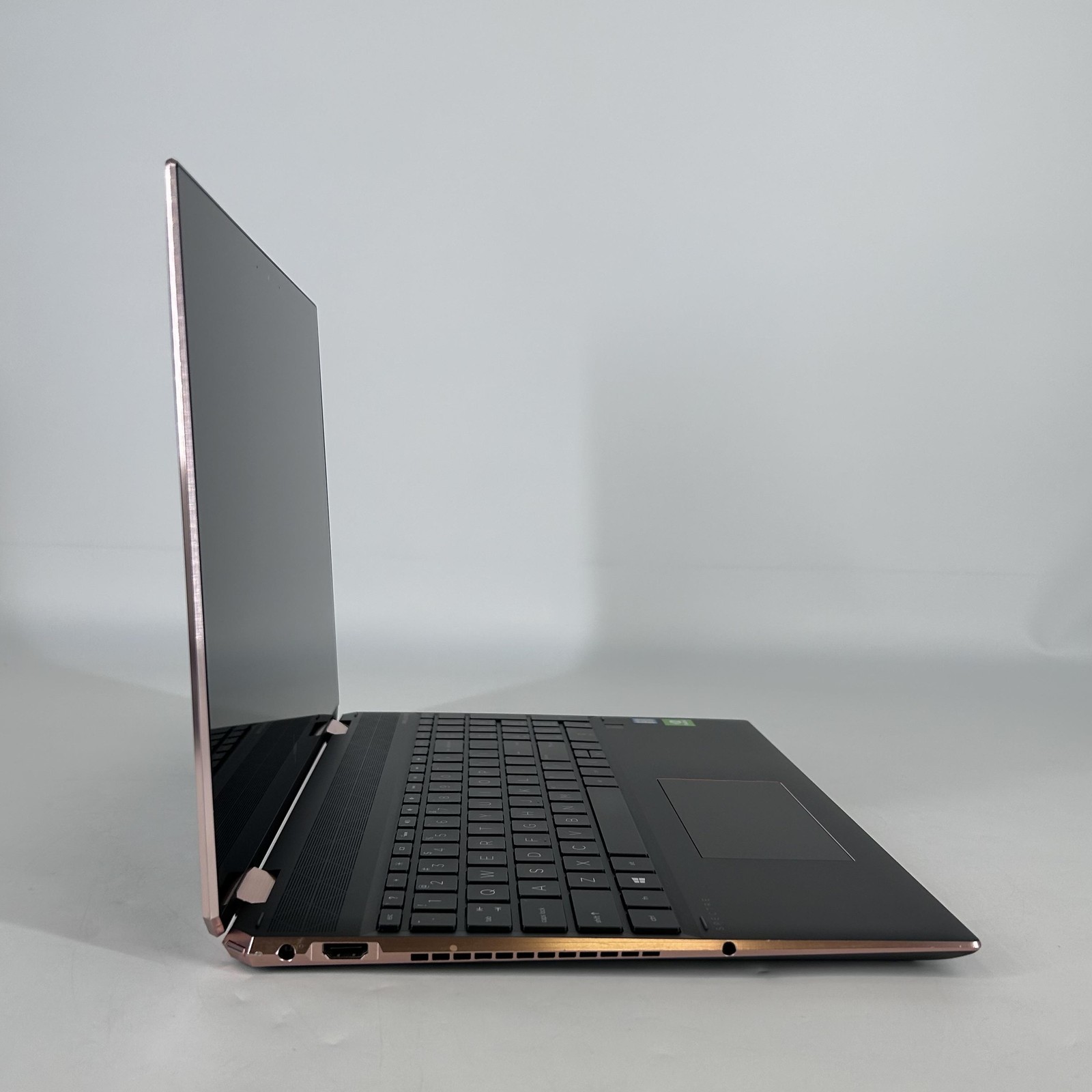 HP Spectre 15 x360 4K TOUCH i7-8565U 1.80GHz 16GB 1TB SSD MX150 – Bad Battery
