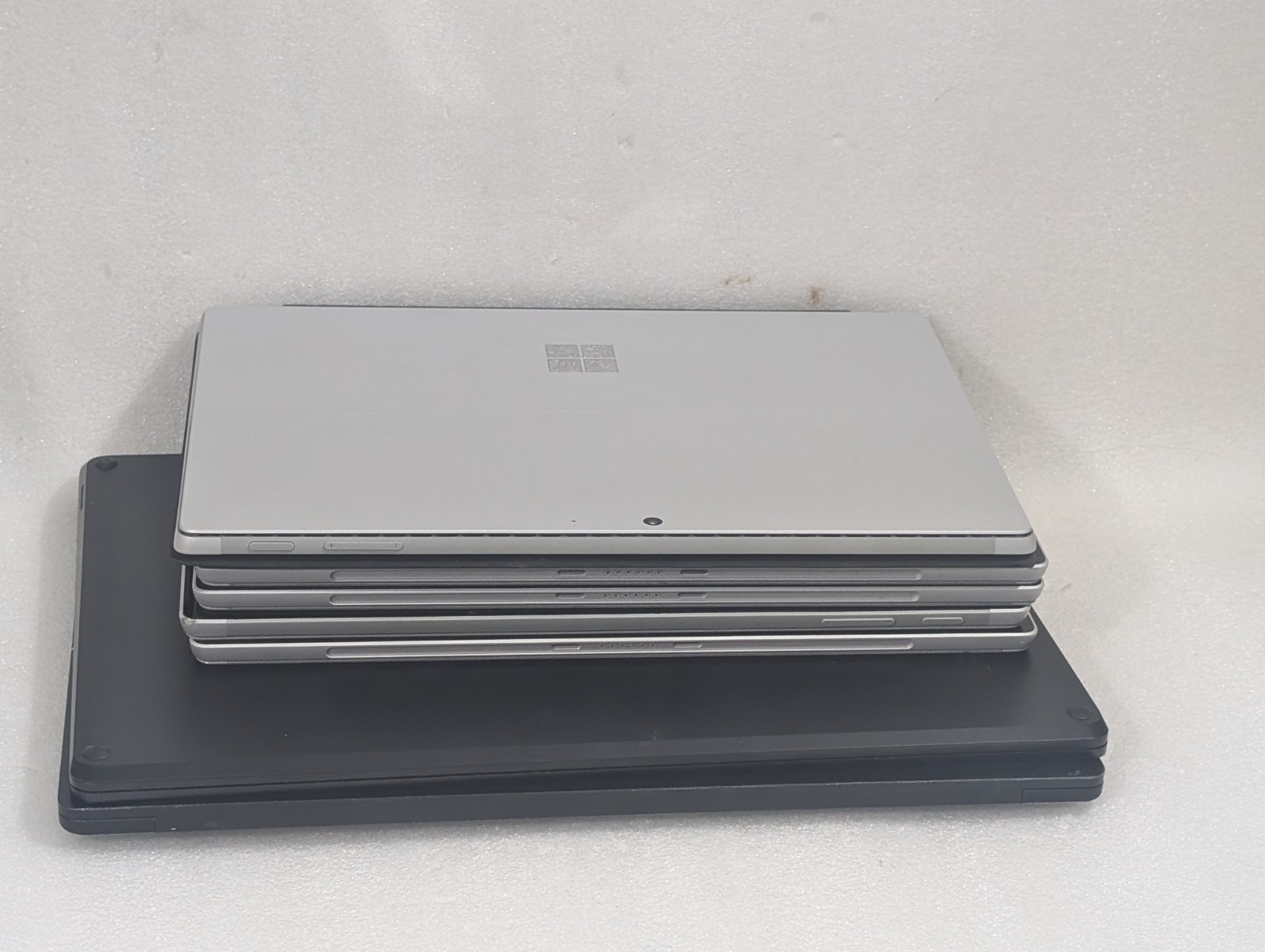 Lot 32x Microsoft Surface Laptop 3 4 Go 1943 1958 1951 Pro 7 1960