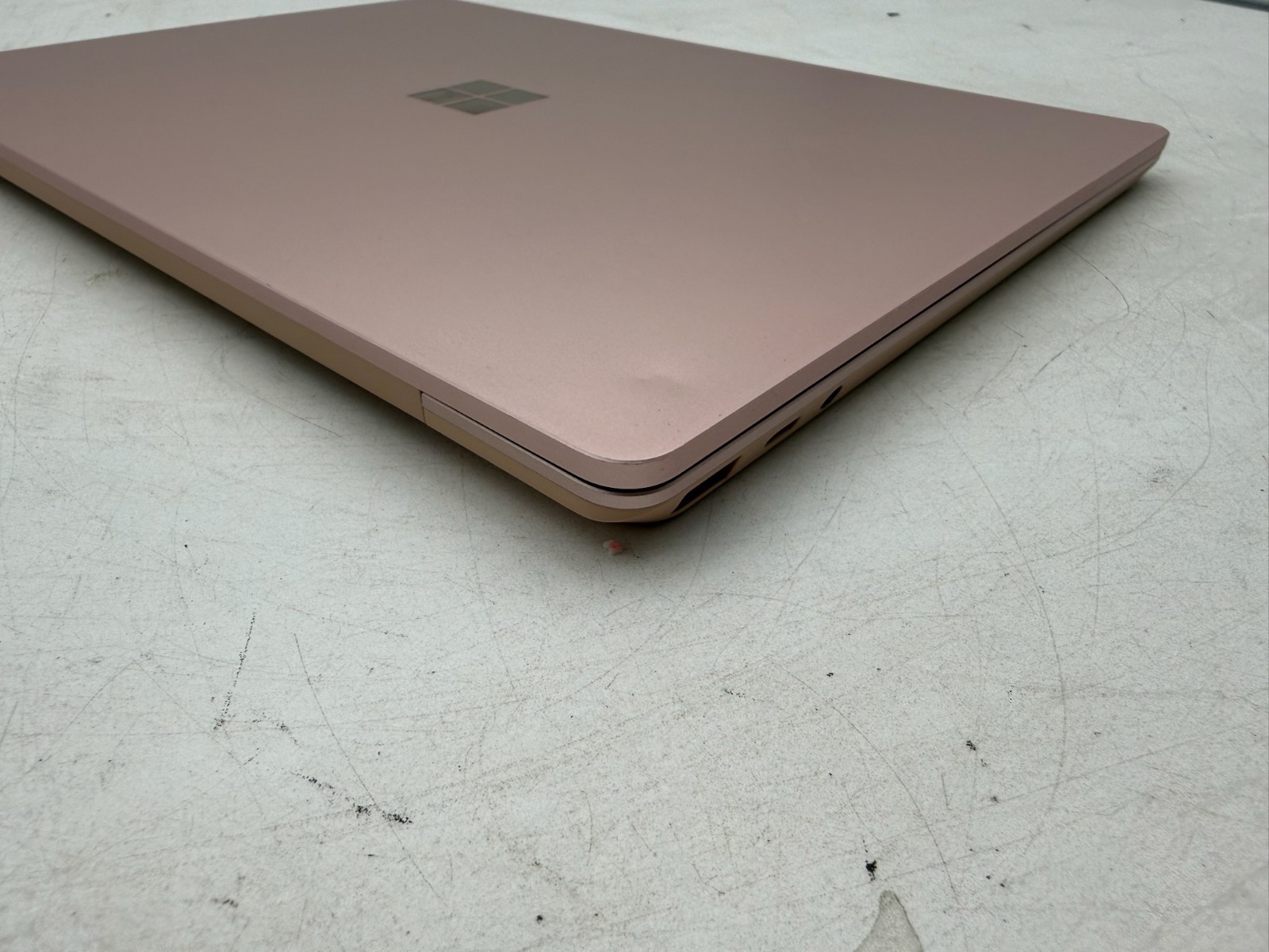 Microsoft Surface Laptop Go 1943 12.4″ 128 GB SSD 8 GB RAM i5-1035G1 Win 11 Home