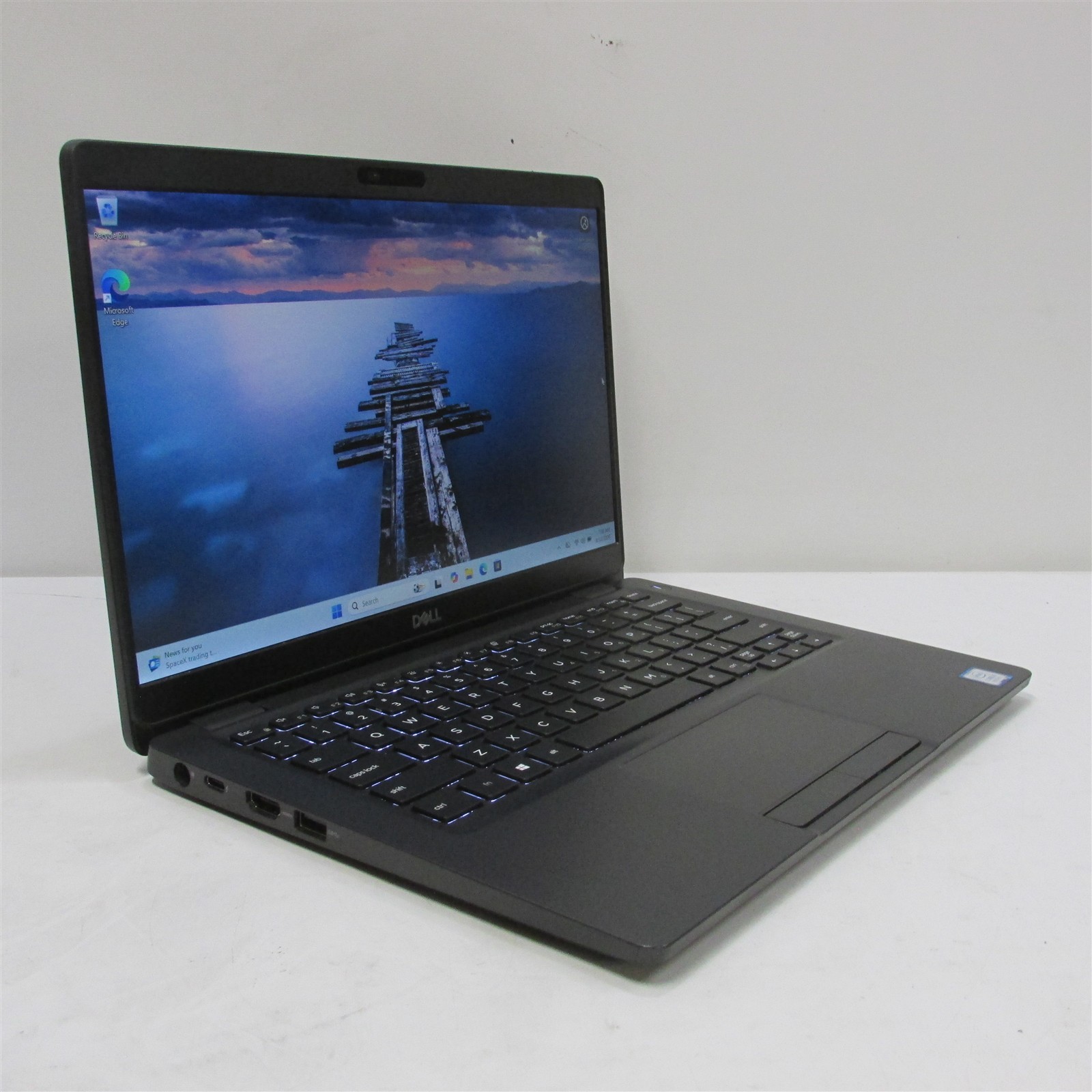 Dell Latitude 5300 i5-8365U 1.6GHz 8GB RAM 256GB NVME 13.3″ Win 11 Pro COSM DMG