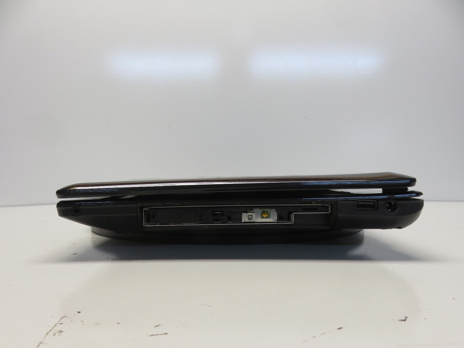 Lenovo G580 Intel i3-3110M 2.4GHz 4 GB NO HDD No Batt
