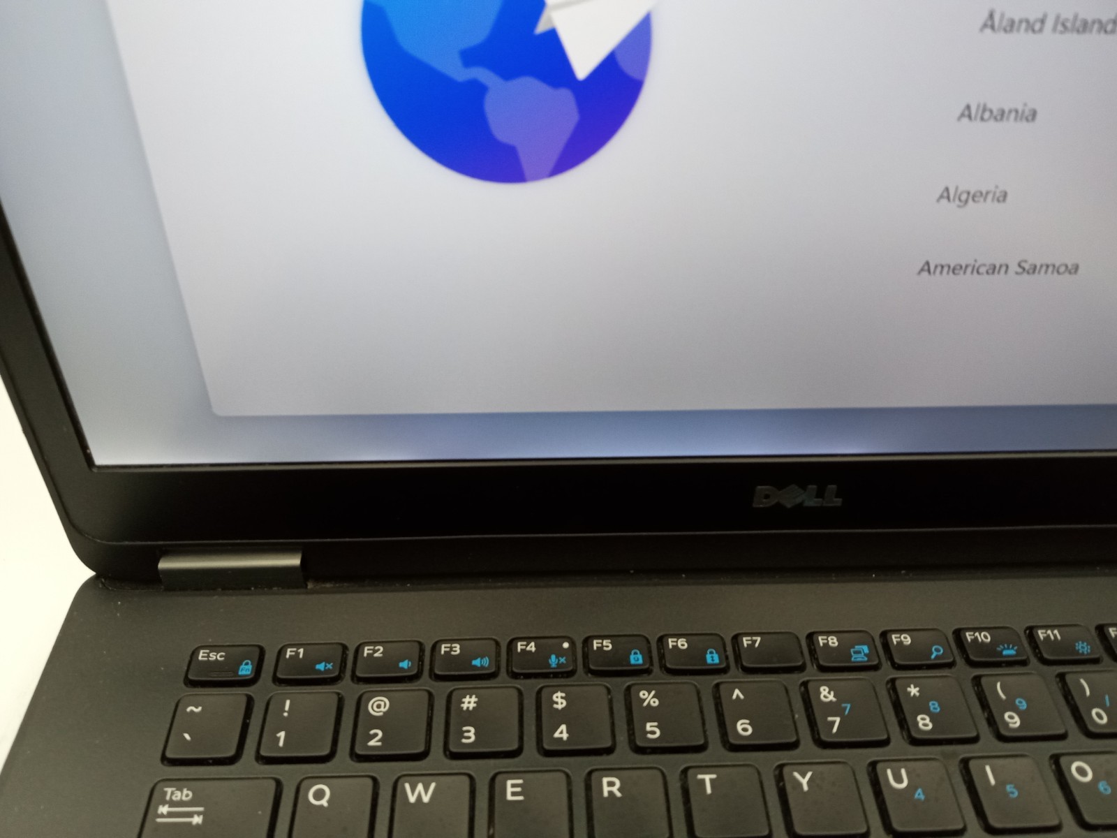Dell Latitude e7470 14″ Laptop Intel i5-6300U 4GB RAM 128GB SSD Windows 11 -RR