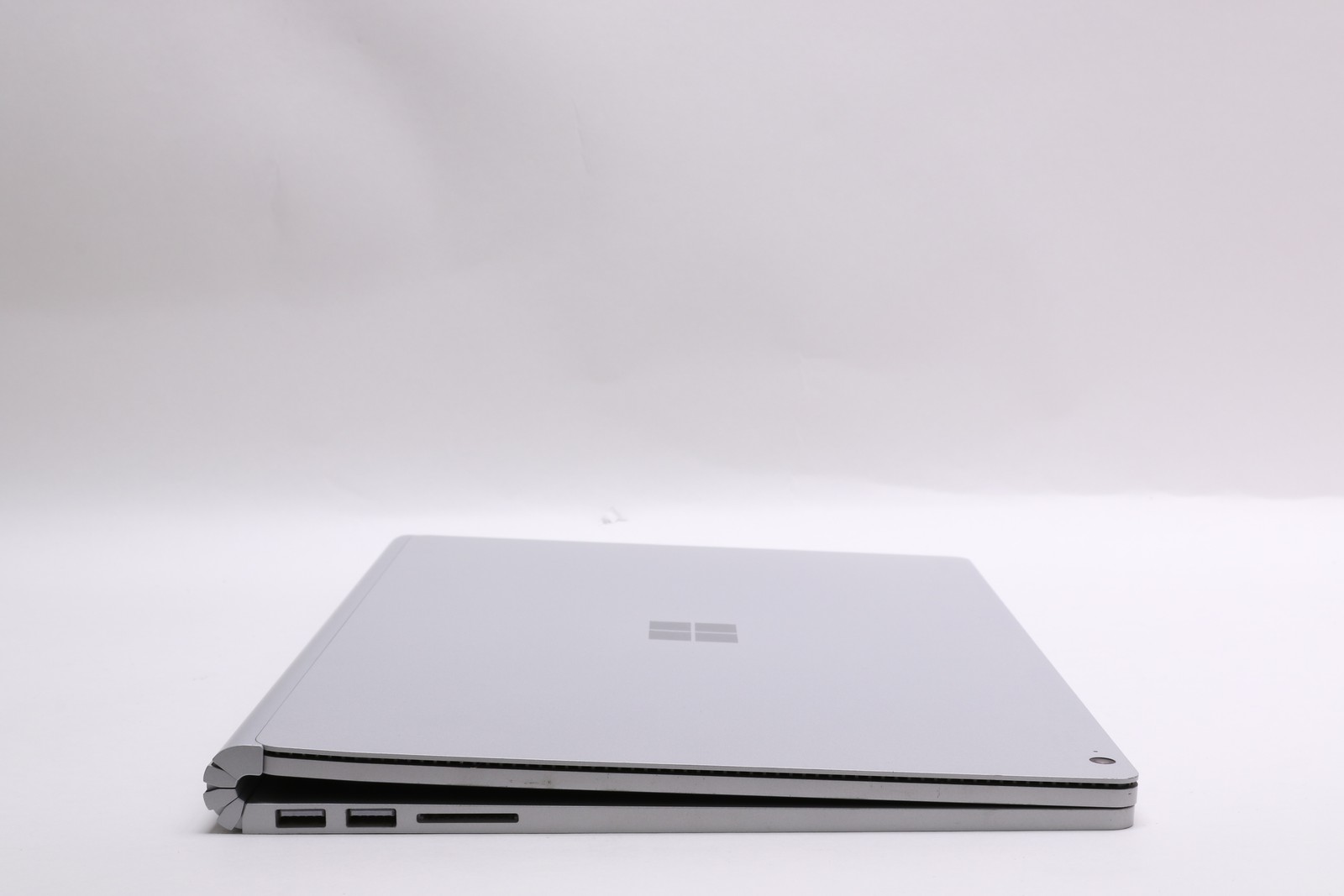 13.5″ Microsoft Surface Book 3, i5-1035G7, 8GB, 256GB SSD, Touchscreen