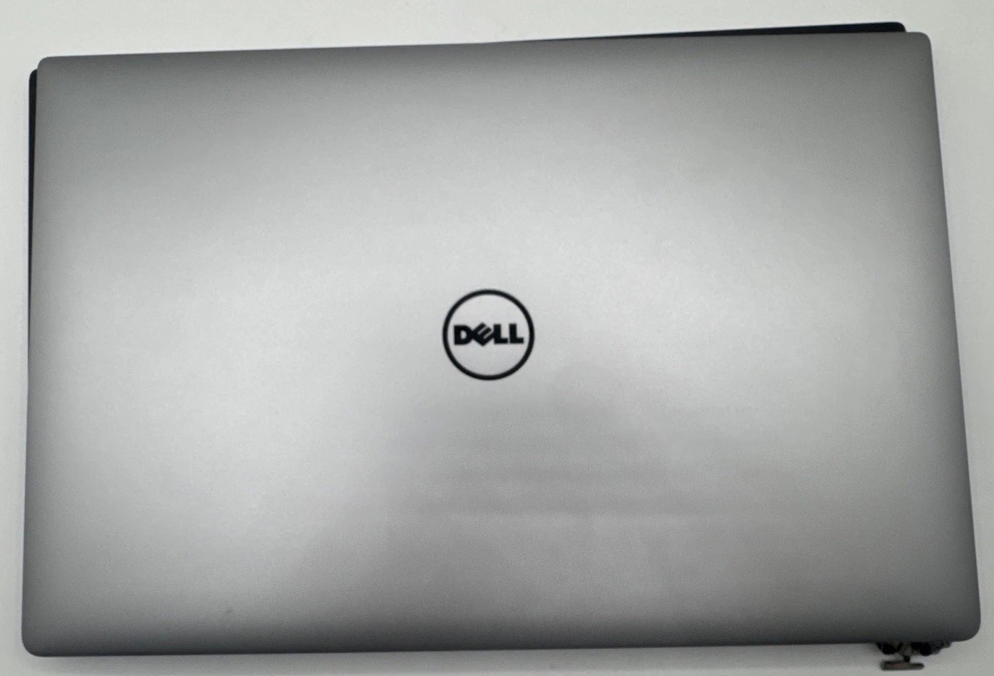 Dell Precision 5520 15.6″ Xeon E3-1505M No RAM/HDD/SSD/OS! NO KYBD! READ! AS IS