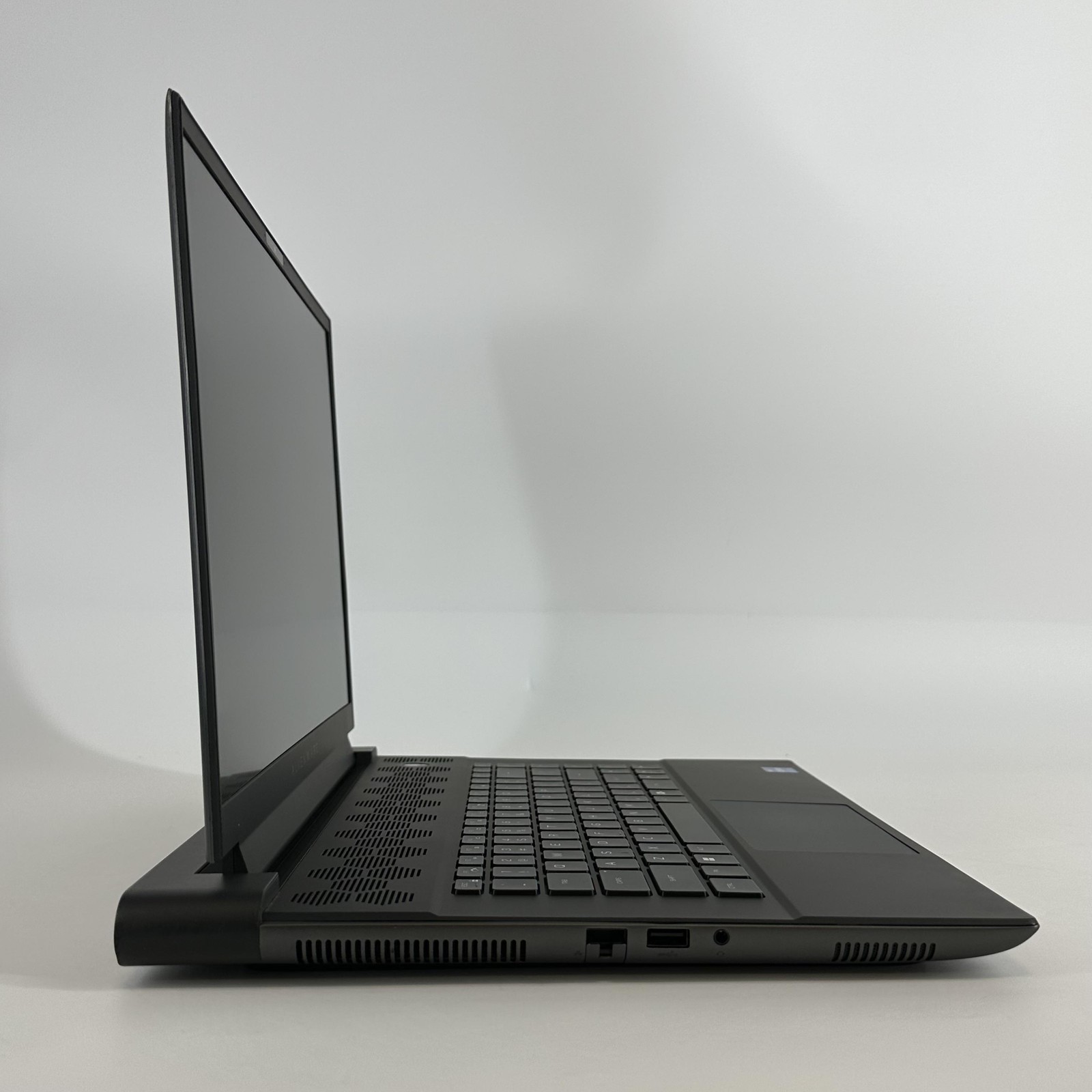 Dell Alienware M16 R1 165Hz QHD+ 2.1 GHz i7-13700HX 16GB 1TB SSD RTX 4070 Good