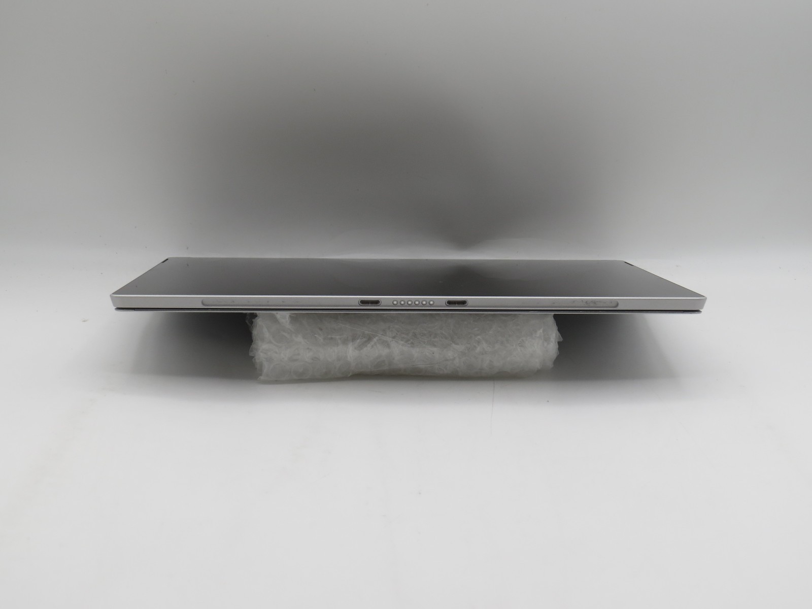 Microsoft Surface Pro 4 i5-6300U@2.4GHz 8GB RAM 12″ 256GB HD No OS/AC