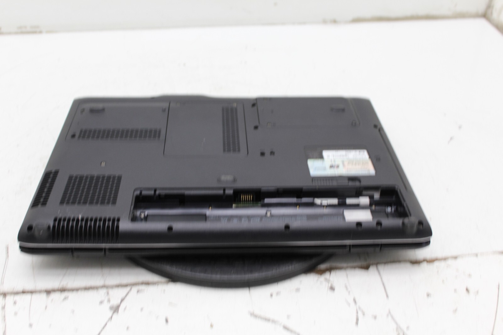 HP Pavilion dv9205us Laptop AMD Turion 64 x2 TL-50 1GB Ram No HDD or Battery