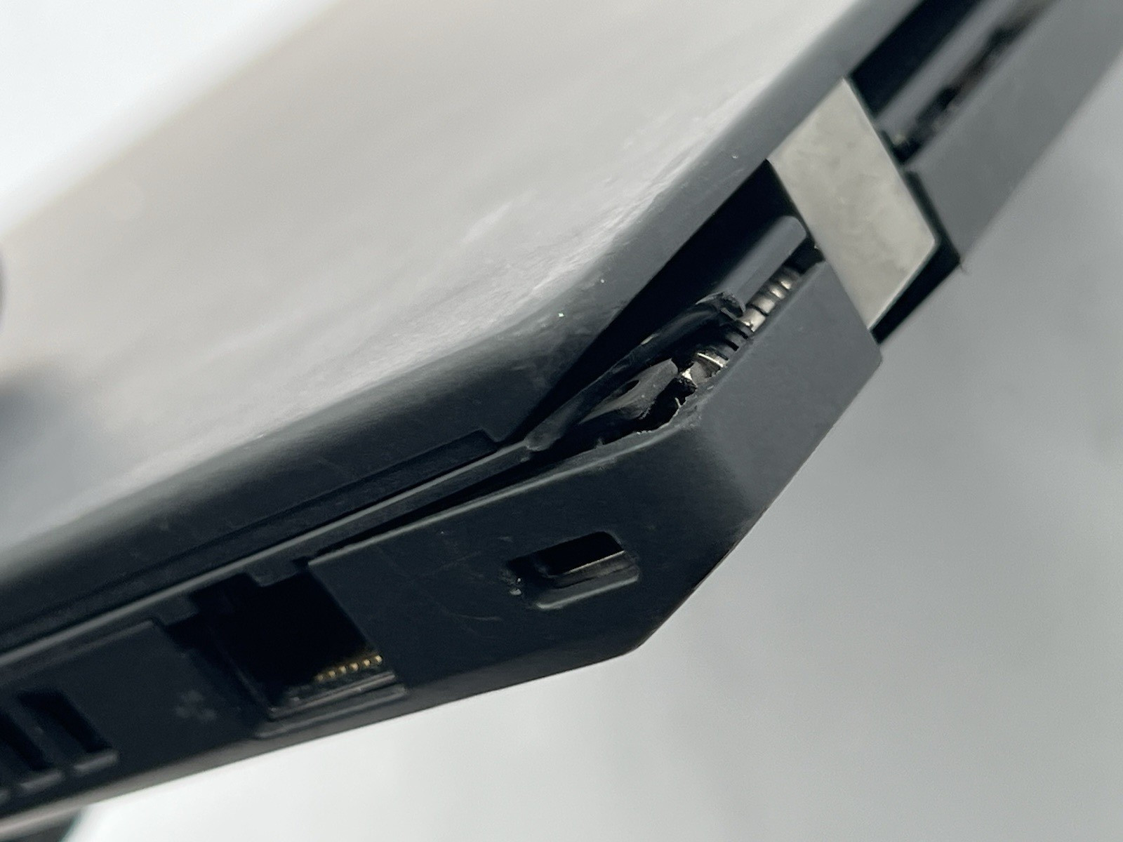 Lenovo ThinkPad T14 Gen 1, Core i5-10210U, @ 1.60GHz, 16GB RAM-No HDD/OS/Adapter
