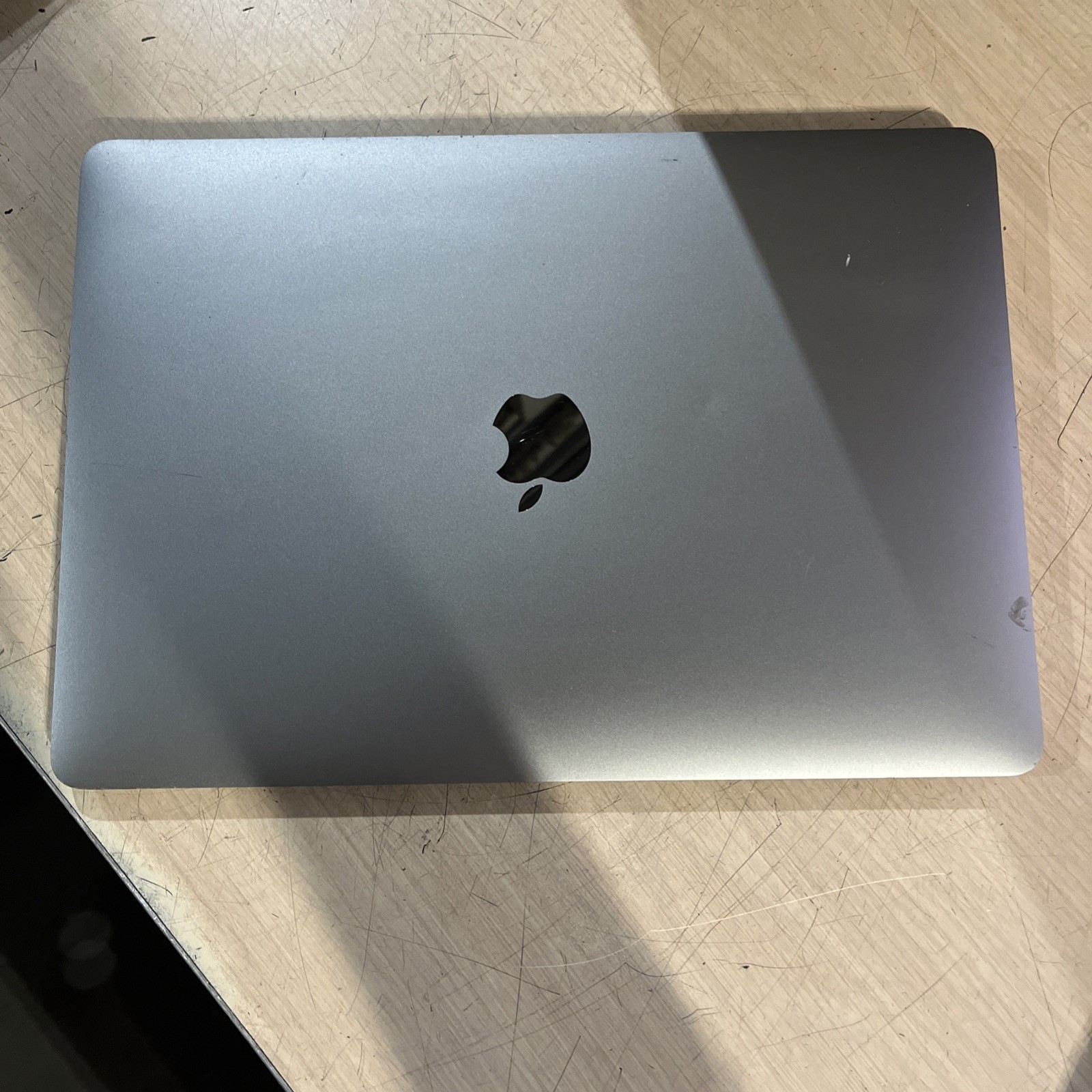 aPPLE MACBOOK AIR 13″ SCISSOR, 2020 CORE I3-1000NG4 1.1GHZ 8GB RAM 256SSD