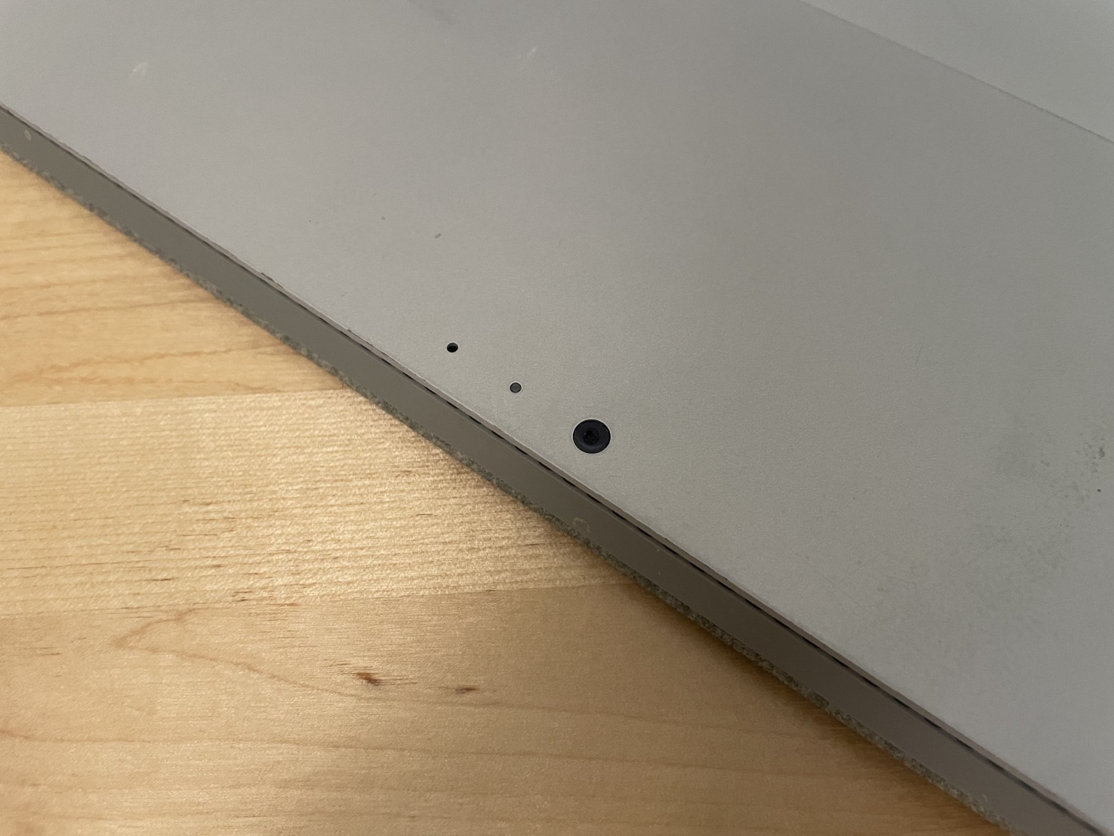 Microsoft Surface Book Pro 3, 256GB SAMSUNG SSD, Intel i5-4300U CPU, 8GB RAM
