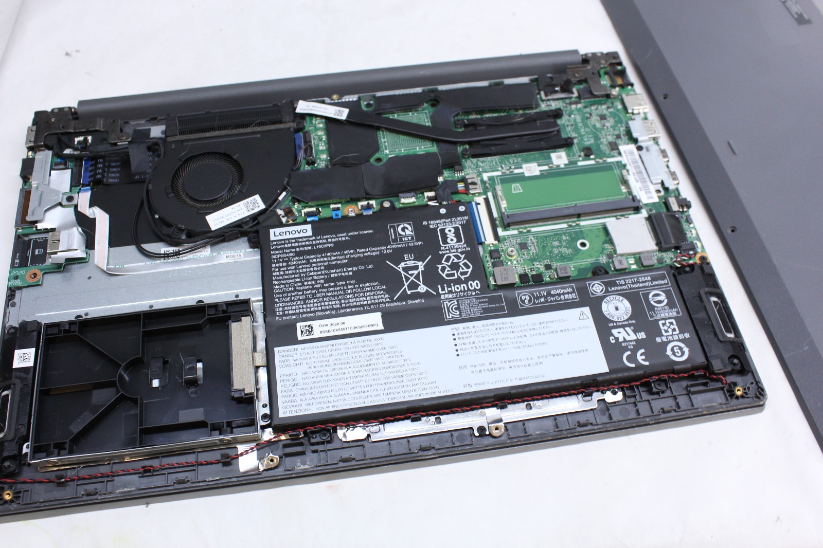 Lenovo ThinkBook 15-IIL 20SM *No POST, LCD Crack, No SSD/Ram AS-IS* i5 10th Gen