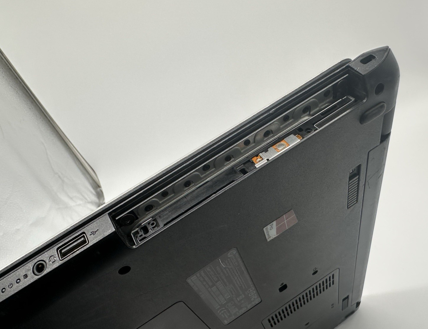 HP 350 G1 Notebook i3-4005u 1.70GHz 4GB RAM-No HDD/AC/OS/CD Drive