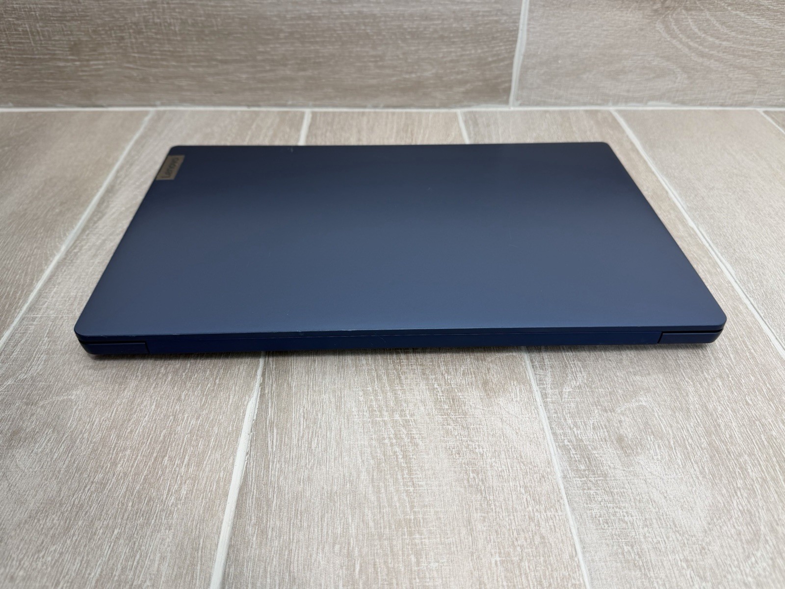 LENOVO IdeaPad Slim 3 15IAN8 15.6″ FHD Core i3-N305 8GB RAM 256GB NVMe Win-11