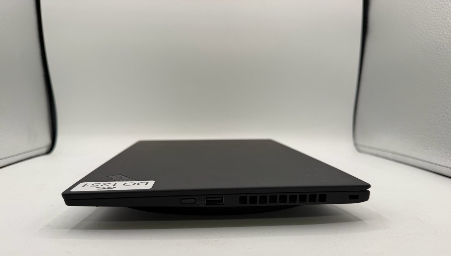 Lenovo ThinkPad X1 Carbon 7th-i7-8665U@1.9GHz 16GB DDR3 Ram 1TB NVME SSD W11P