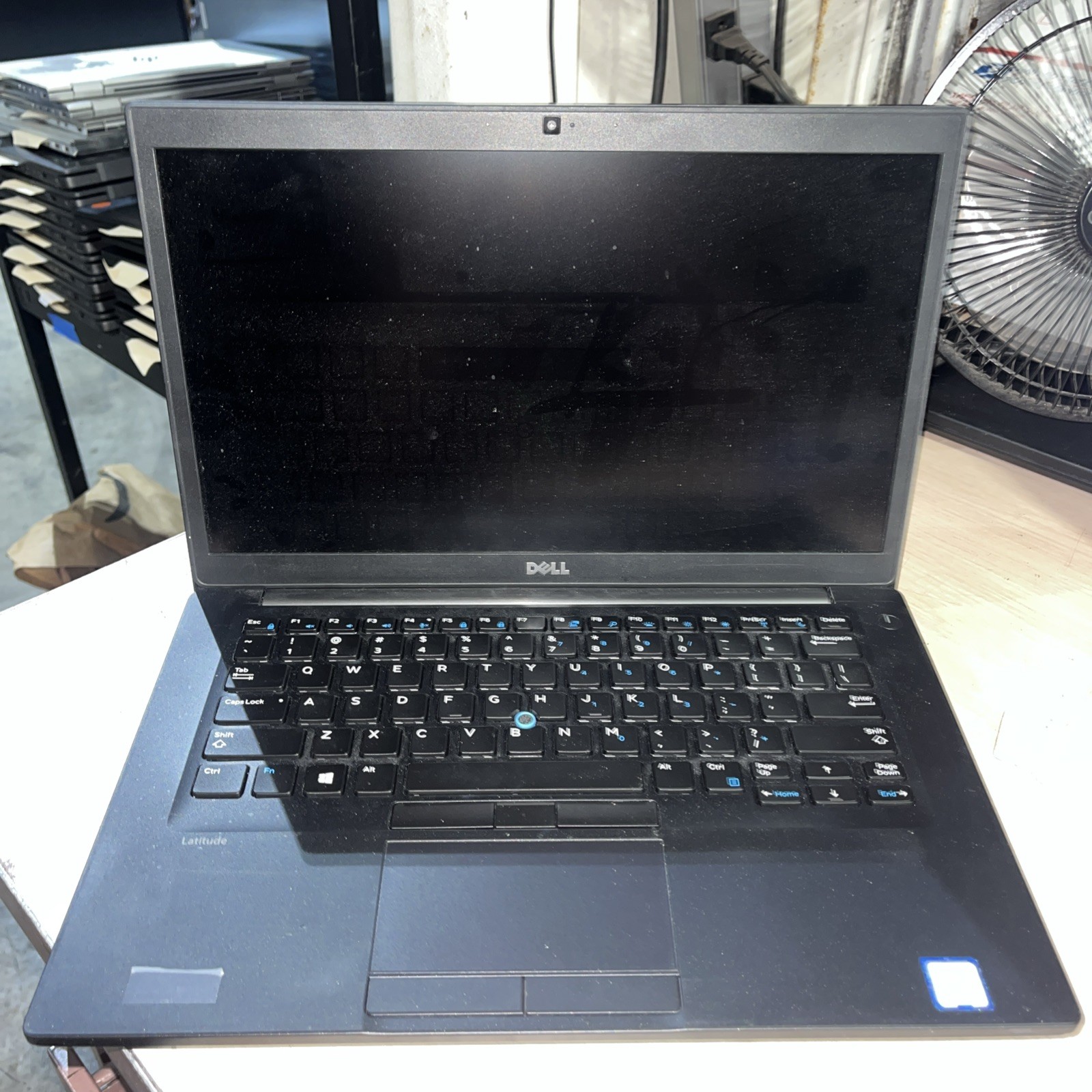 DELL LATITUDE 7480 INTEL CORE I7-7600U 8GB RAM NO HD .