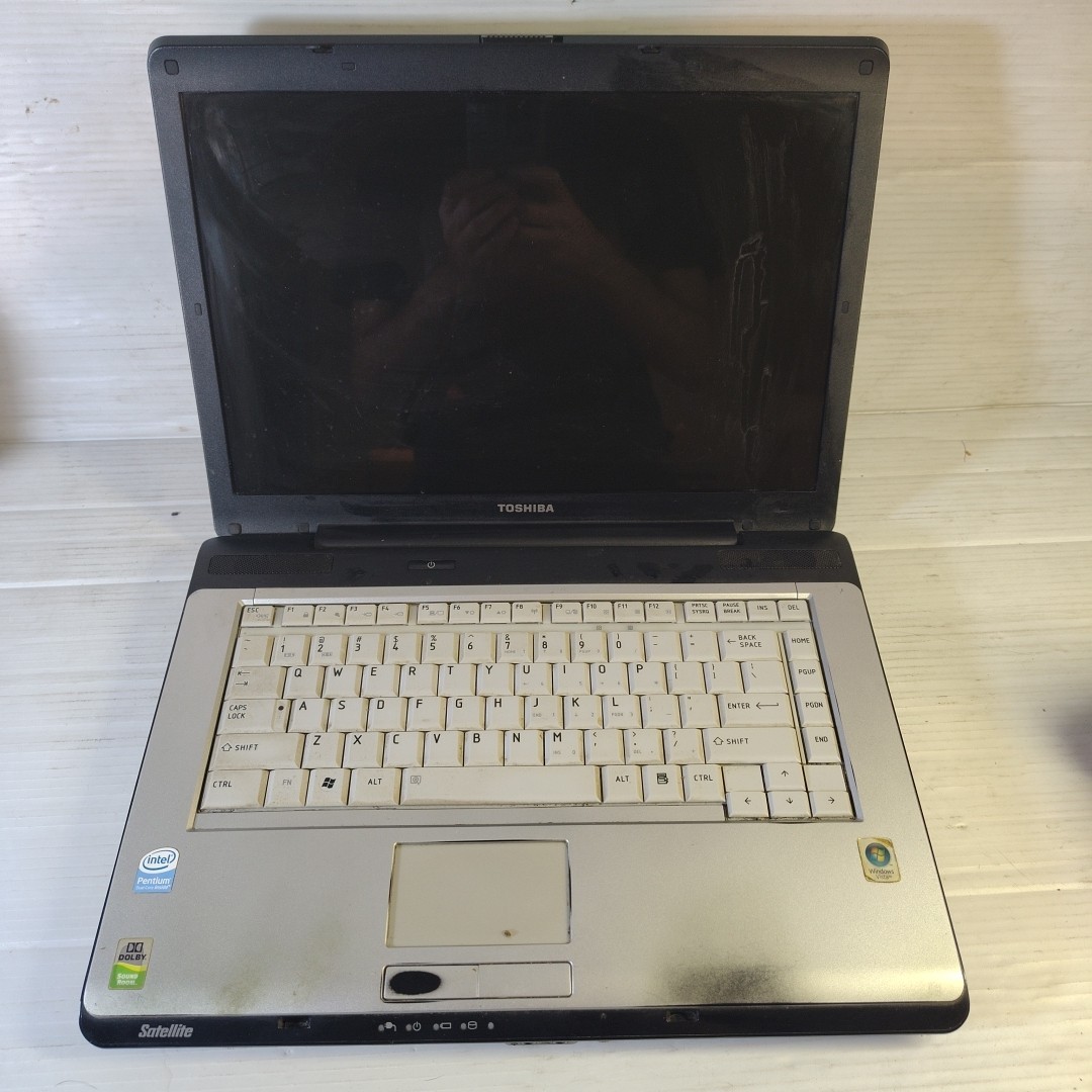 Windows Vista Toshiba Satellite: A205-S5804 Pentium T2330, 1GB RAM, 120GB HDD
