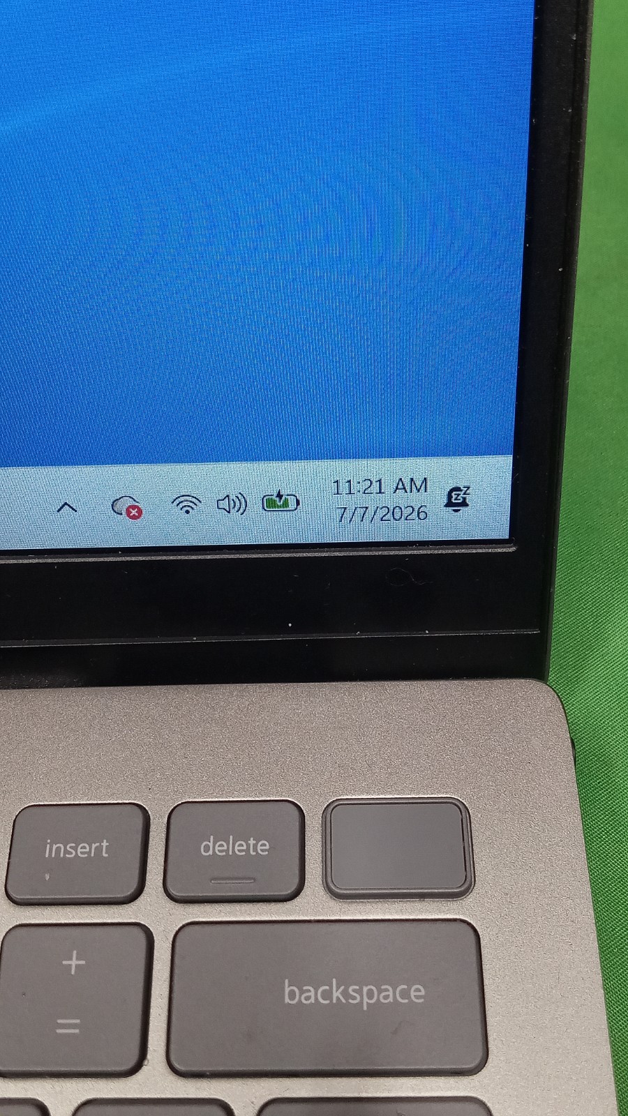 Dell Inspiron 14 5425 Laptop AMD Ryzen 7 8GB RAM 500GB SSD Win 10 Pro w/ Charger