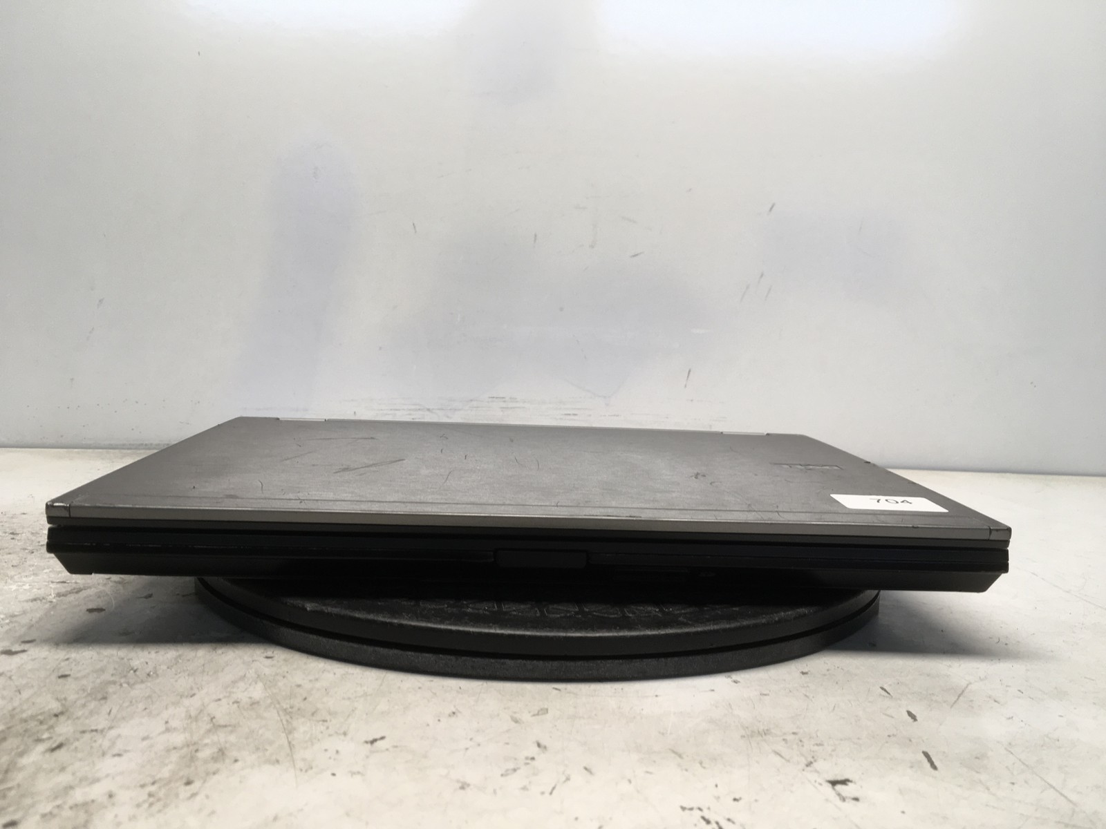 Dell Latitude E6410 Intel i5-M520 2.4GHz 4 GB NO HDD No Batt