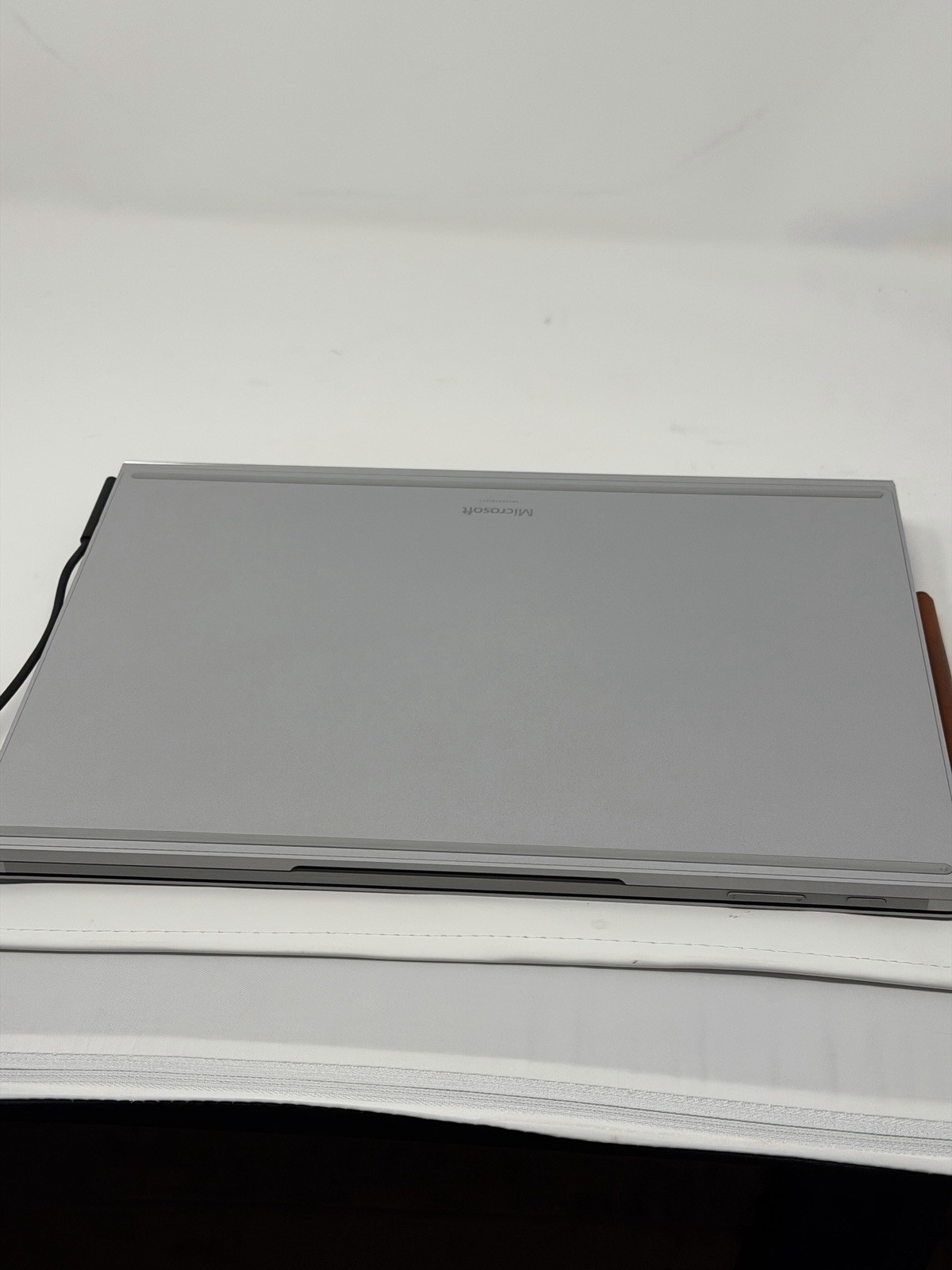 Microsoft Surface Book 3 13.5″ Touchscreen (256GB SSD, Intel Core i5-1035G7,…