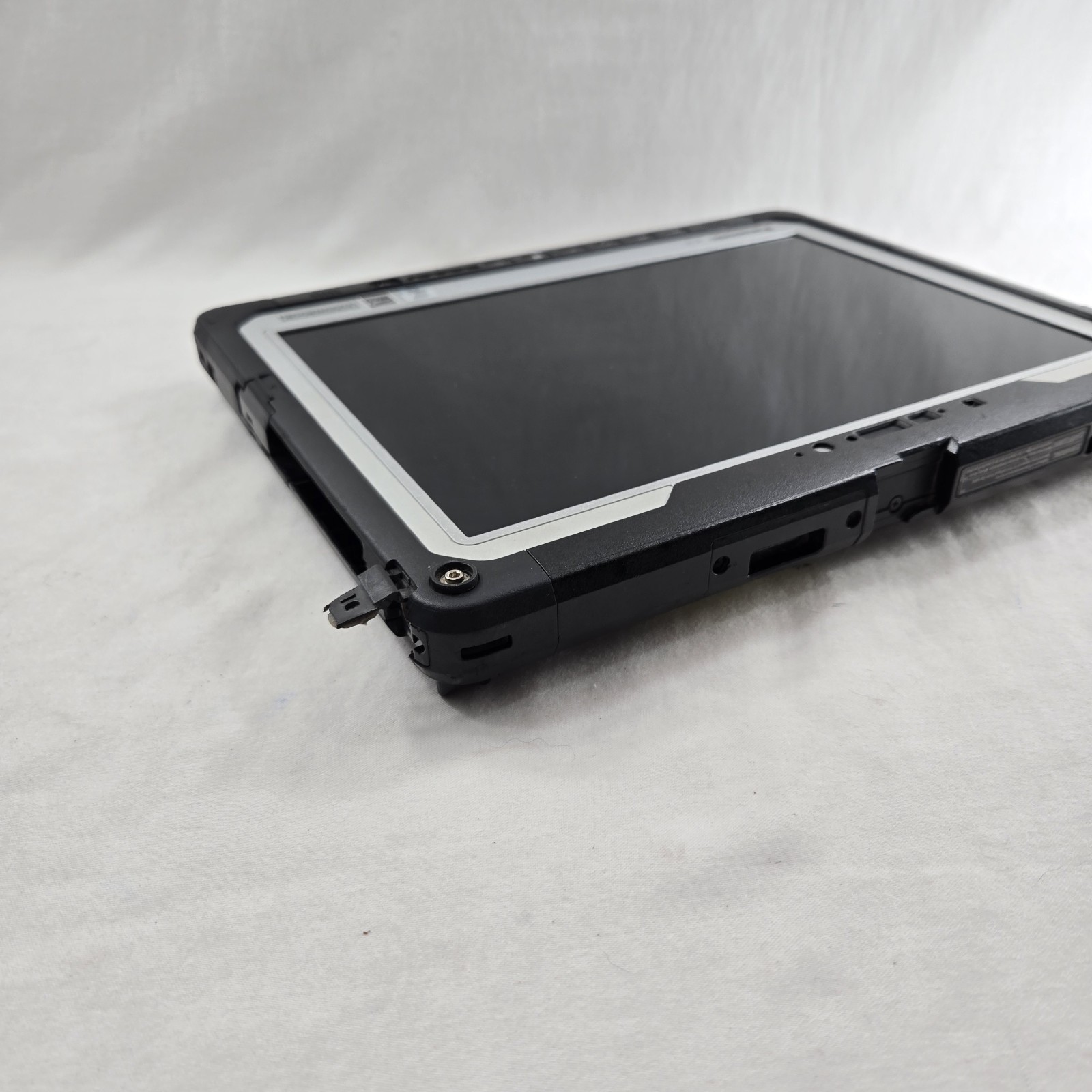 Panasonic Toughbook CF-33 i7-10810U 1.10GHz 32GB Ram 4G GPS – NO SSD — READ