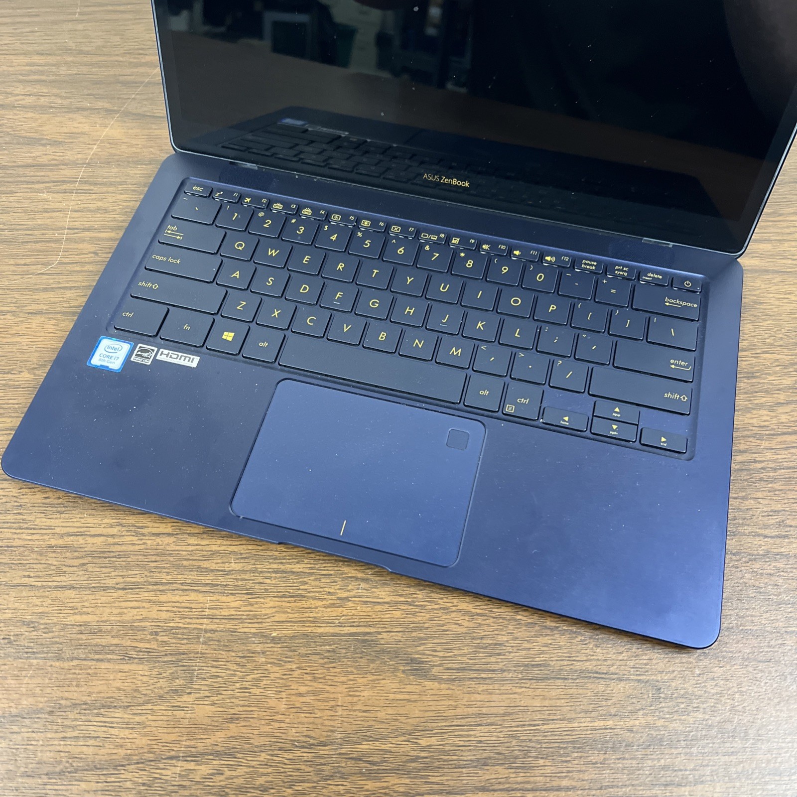 ASUS ZENBOOK UX490U I7 8GB RAM (POWERS ON, NO IMAGE) NO SSD – FOR PARTS/REPAIR