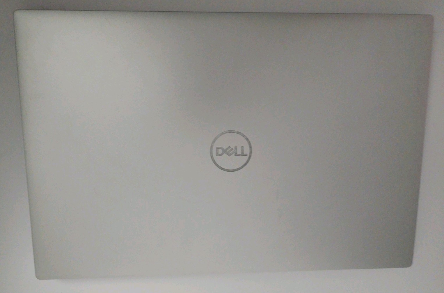 Dell XPS 15 9530 – 15.6″ FHD+ – i7-13700H – 16GB RAM – 512GB SSD – Silver