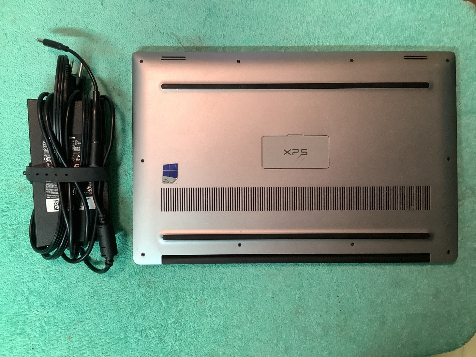 Dell XPS 9550, Gaming-GTX 960M, i5 6300HQ, 16 GB – 256 NVMe + 500 HDD Win 11 Pro