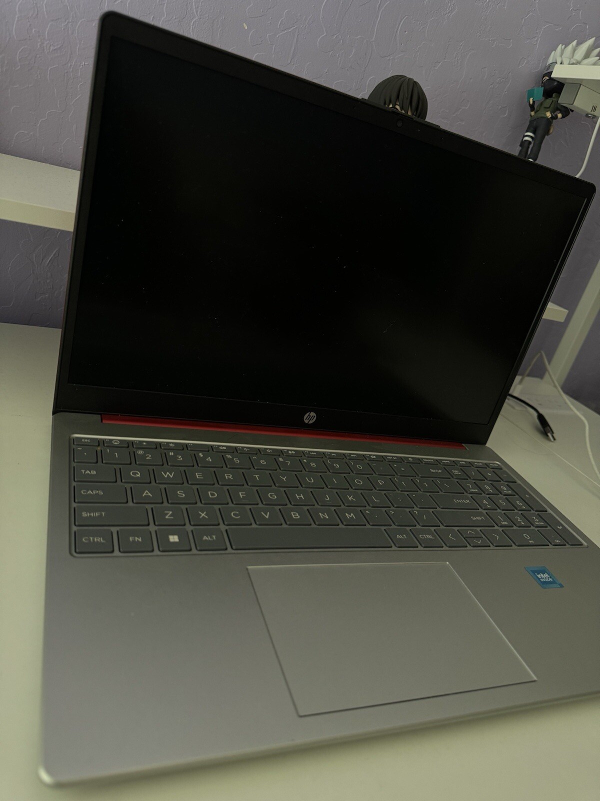 HP 14-df0023cl 14″ (128GB SSD, Intel Core i3-8130U, 2.2GHz, 4GB RAM) Notebook –