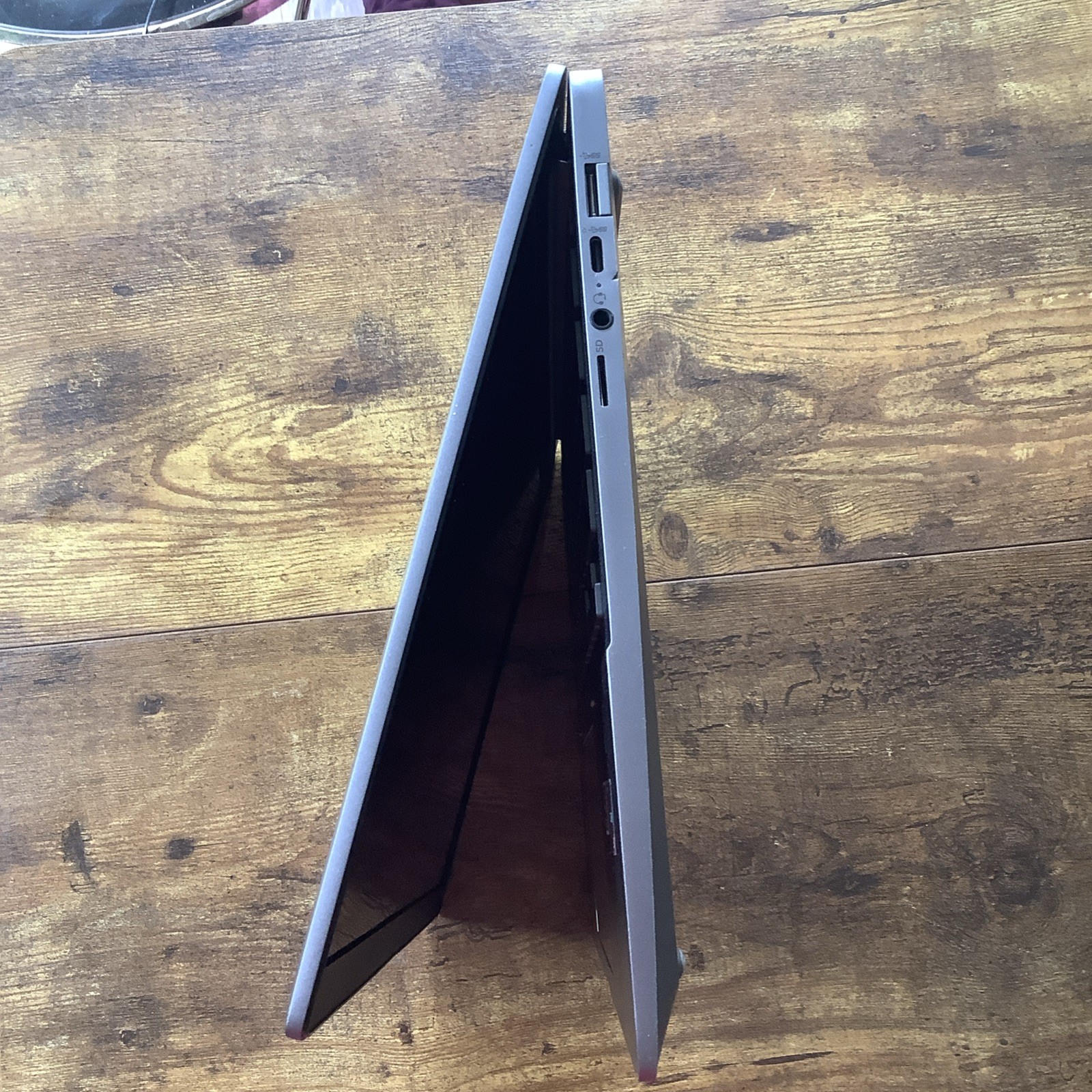 HP Elite C645 Chromebook 14B-NA0010WM 14” 128GB SSD AMD Ryzen 3 3250C 2.6GHz