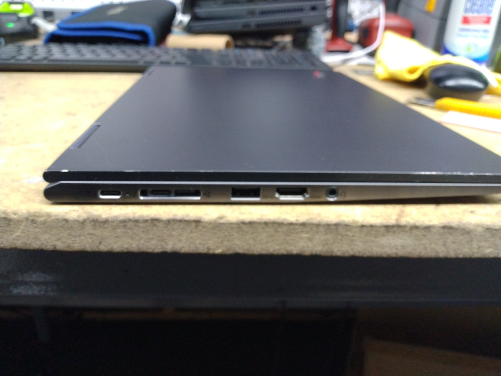 LENOVO THINKPAD YOGA X1 5TH GEN 14″ WQHD I5-10310U 16GB 256GB SSD NO OS