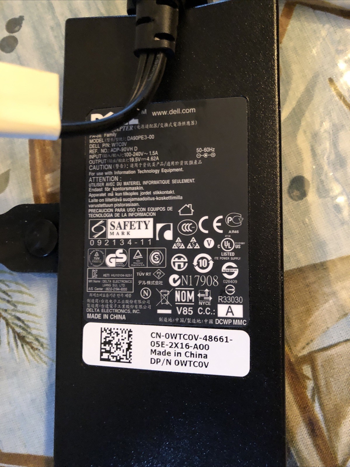 Dell Latitude E5400 Laptop Core 2 Duo CPU P8700 2.53GHz 2 GB RAM Tarsus Case